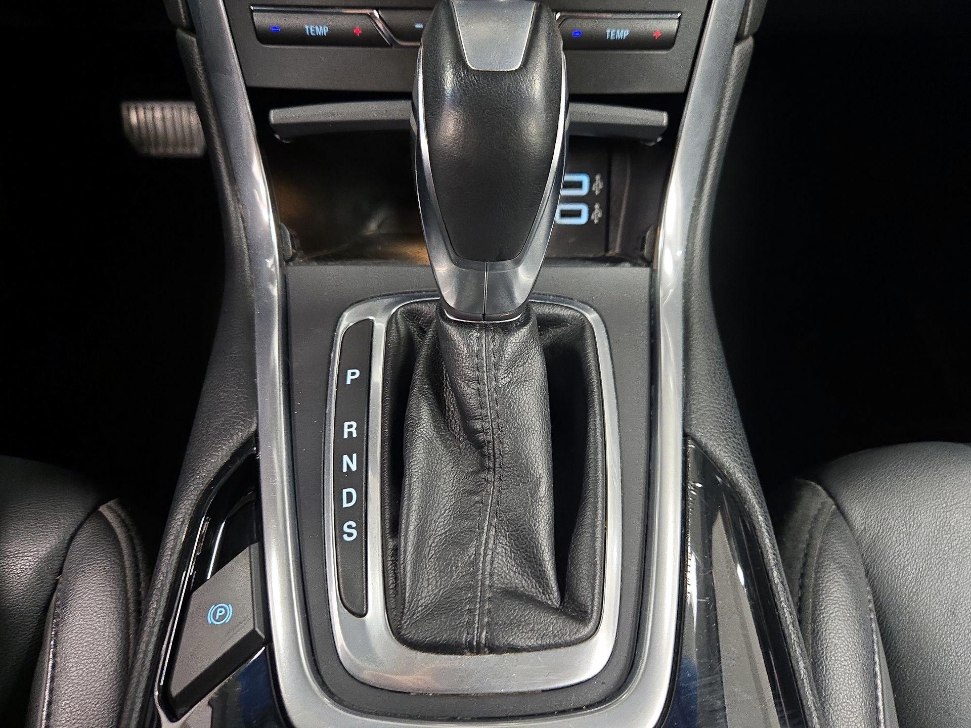 Thumbnail: 2017 Ford Edge - 17