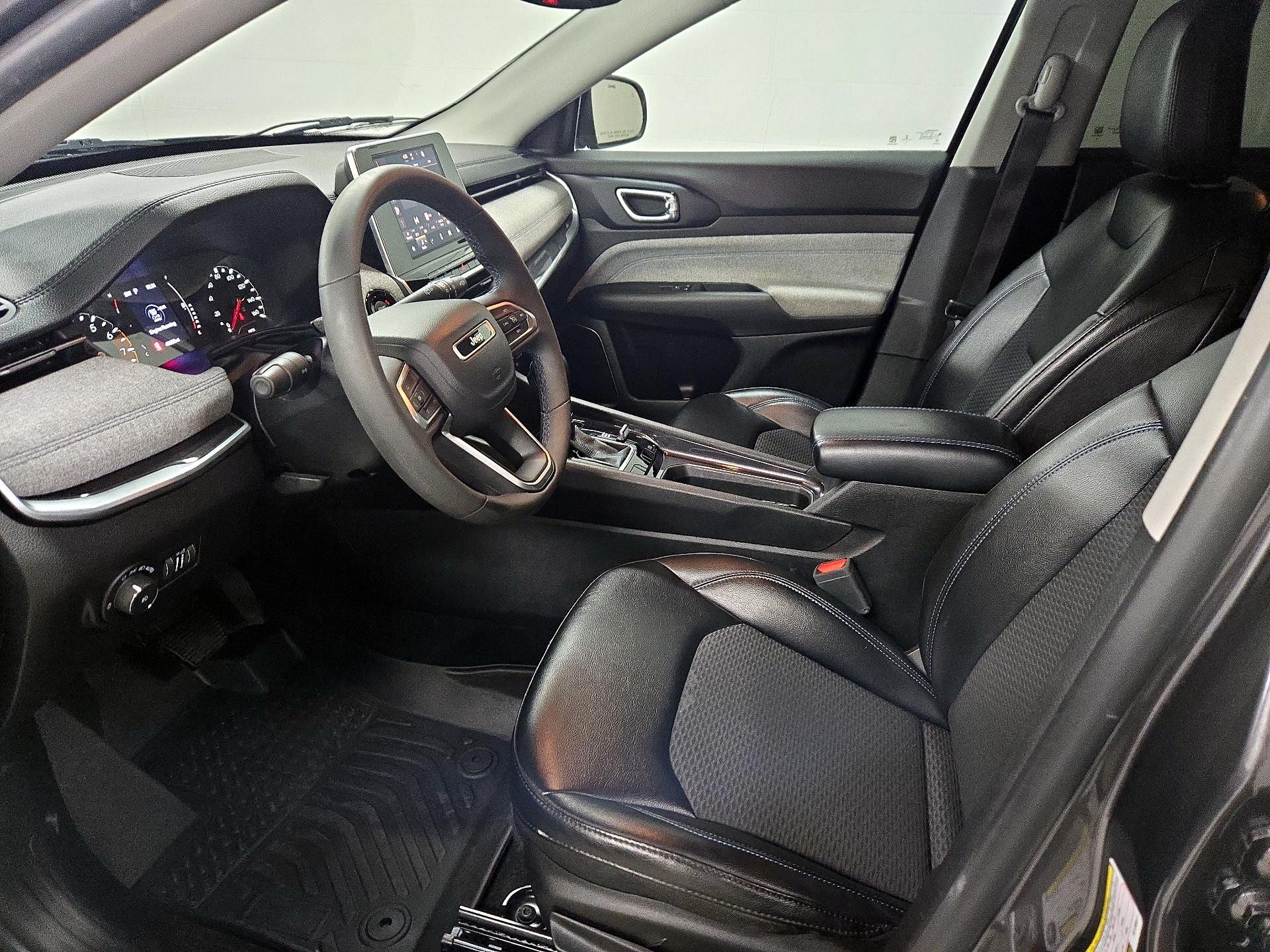 Thumbnail: 2022 Jeep Compass - 11