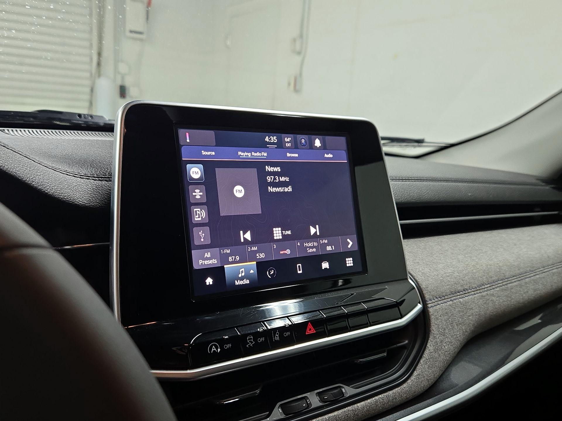 Thumbnail: 2022 Jeep Compass - 15