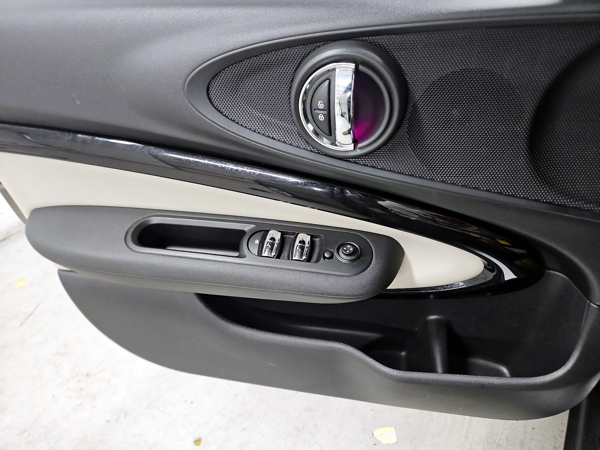 Thumbnail: 2016 MINI Cooper Clubman - 12