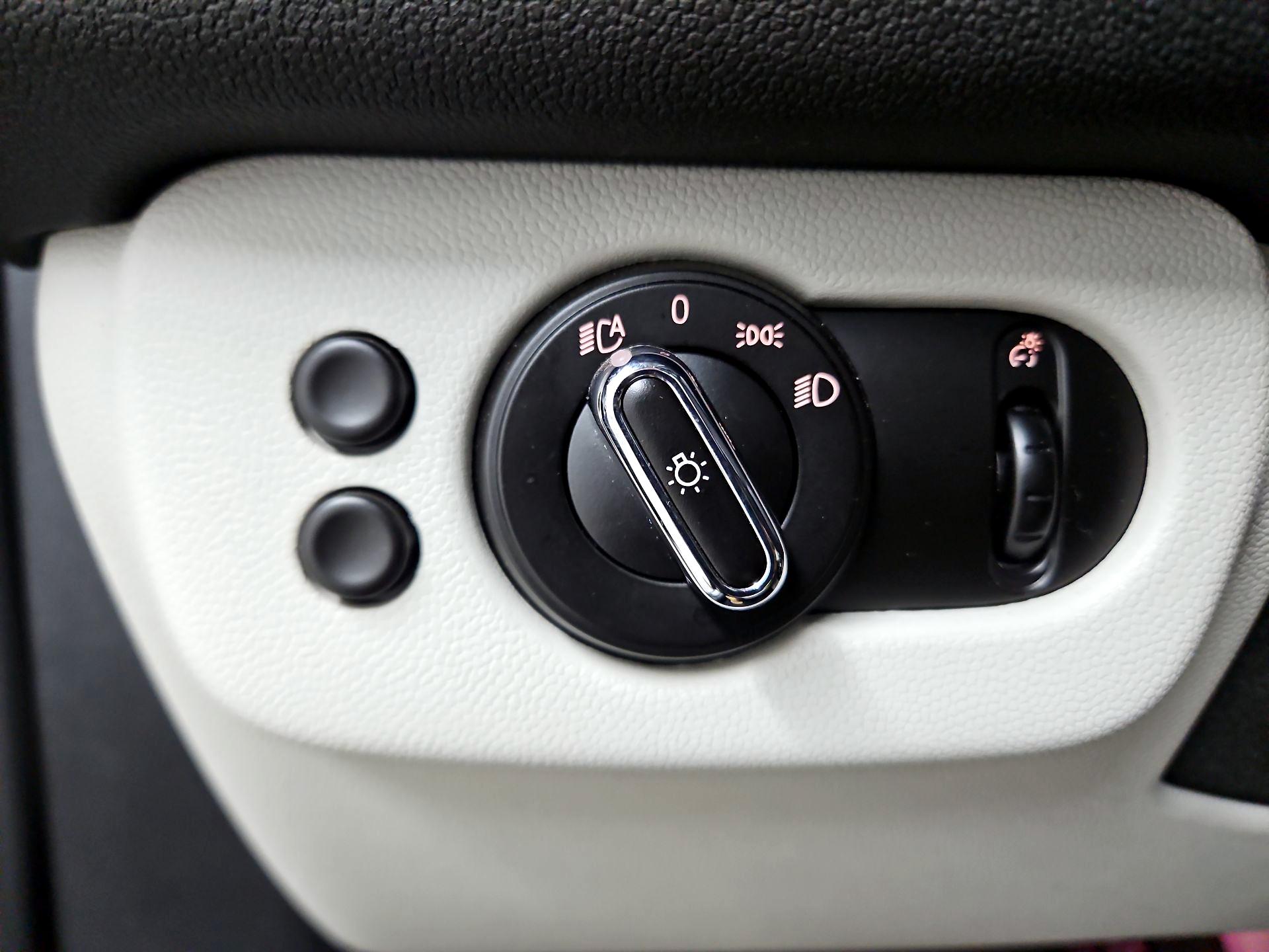 Thumbnail: 2016 MINI Cooper Clubman - 13