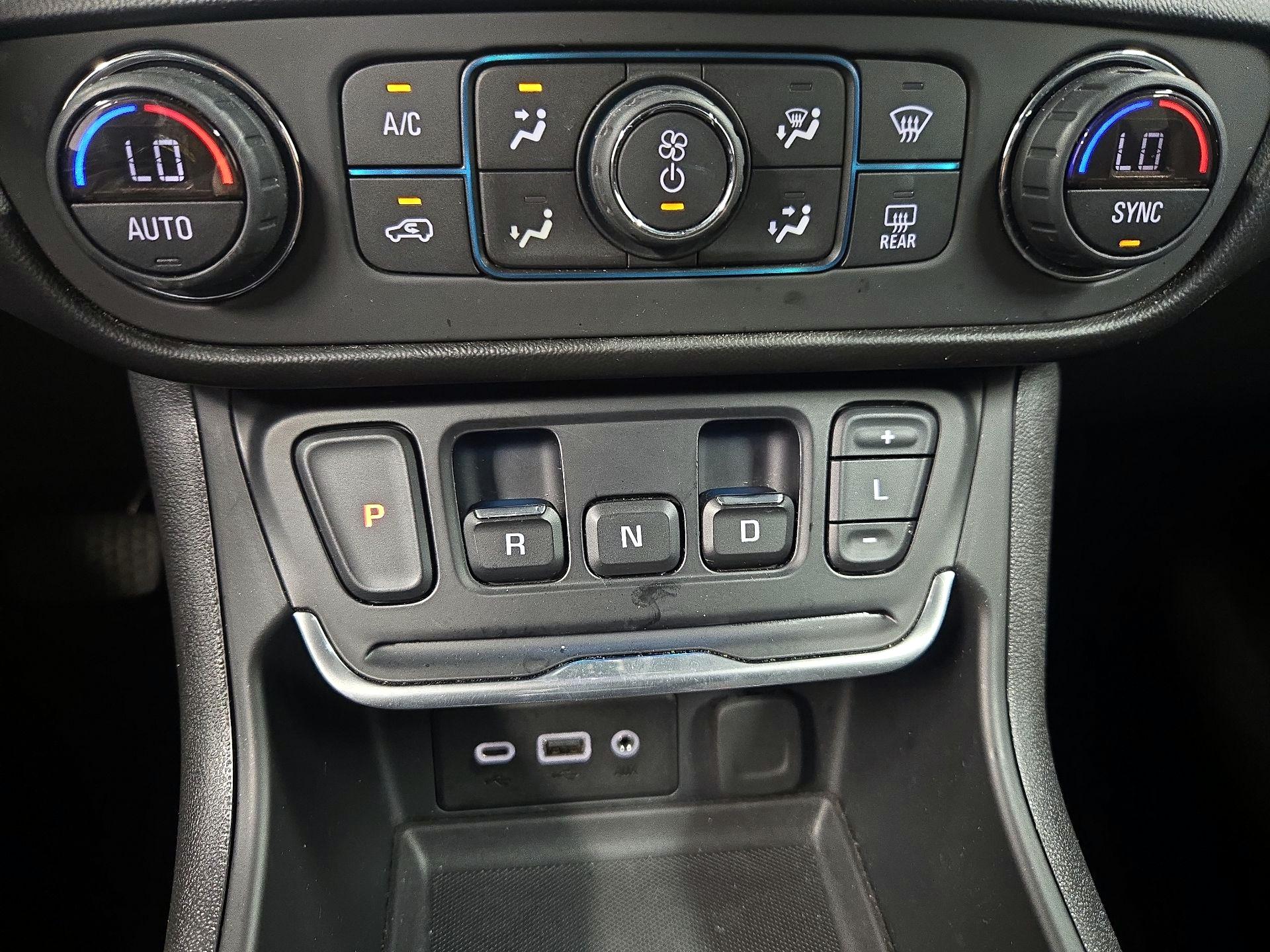 Thumbnail: 2020 GMC Terrain - 17