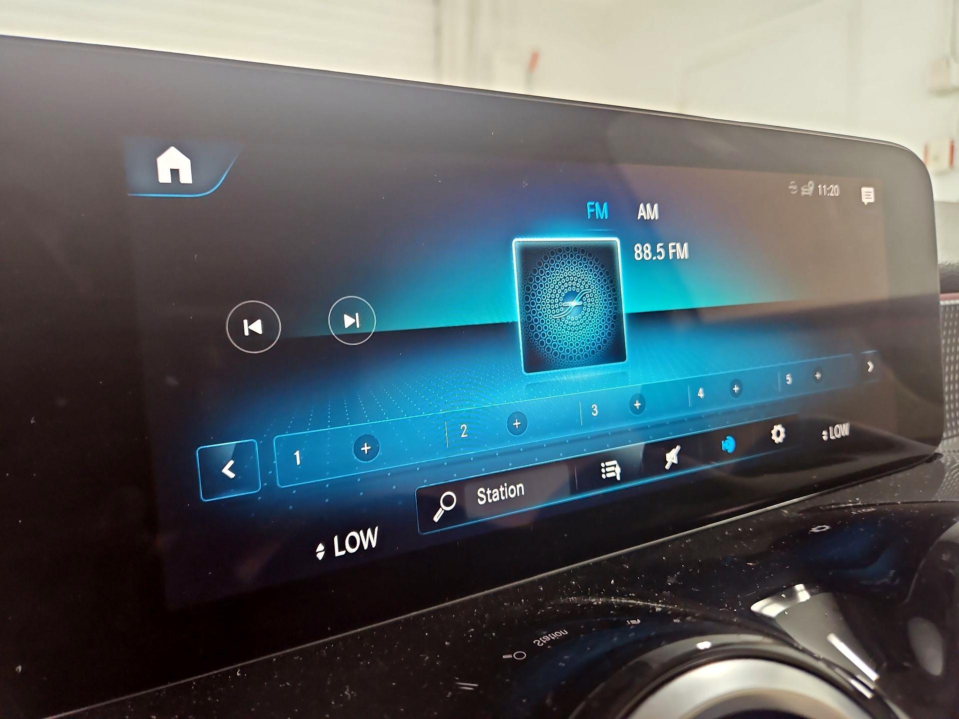 Thumbnail: 2021 Mercedes-Benz GLB - 15