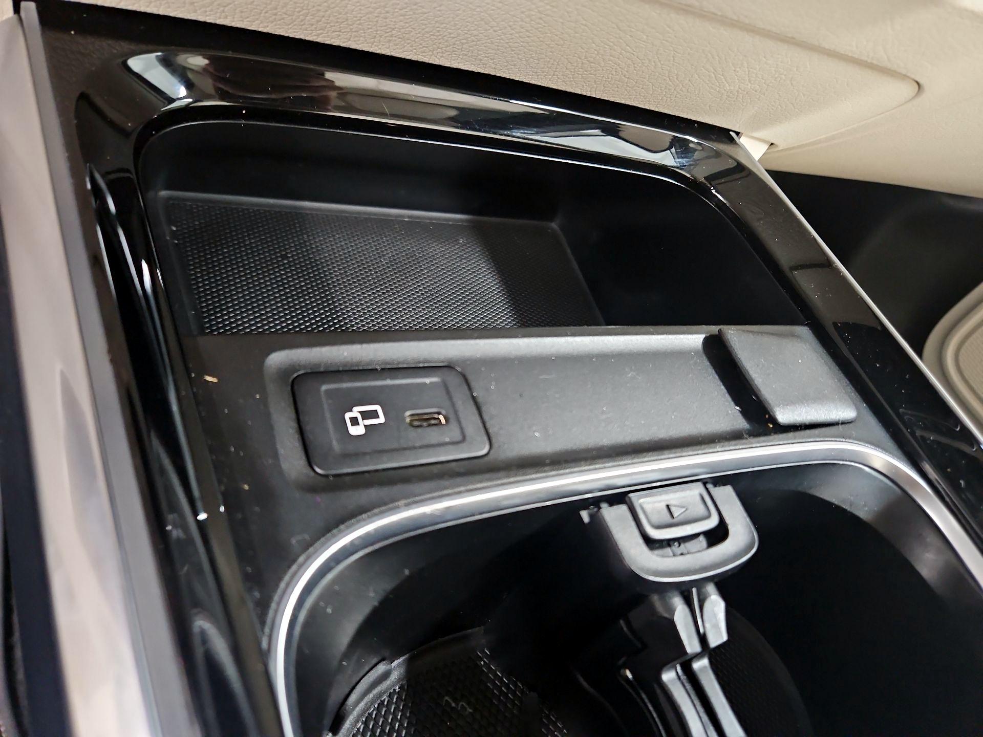 Thumbnail: 2021 Mercedes-Benz GLB - 18