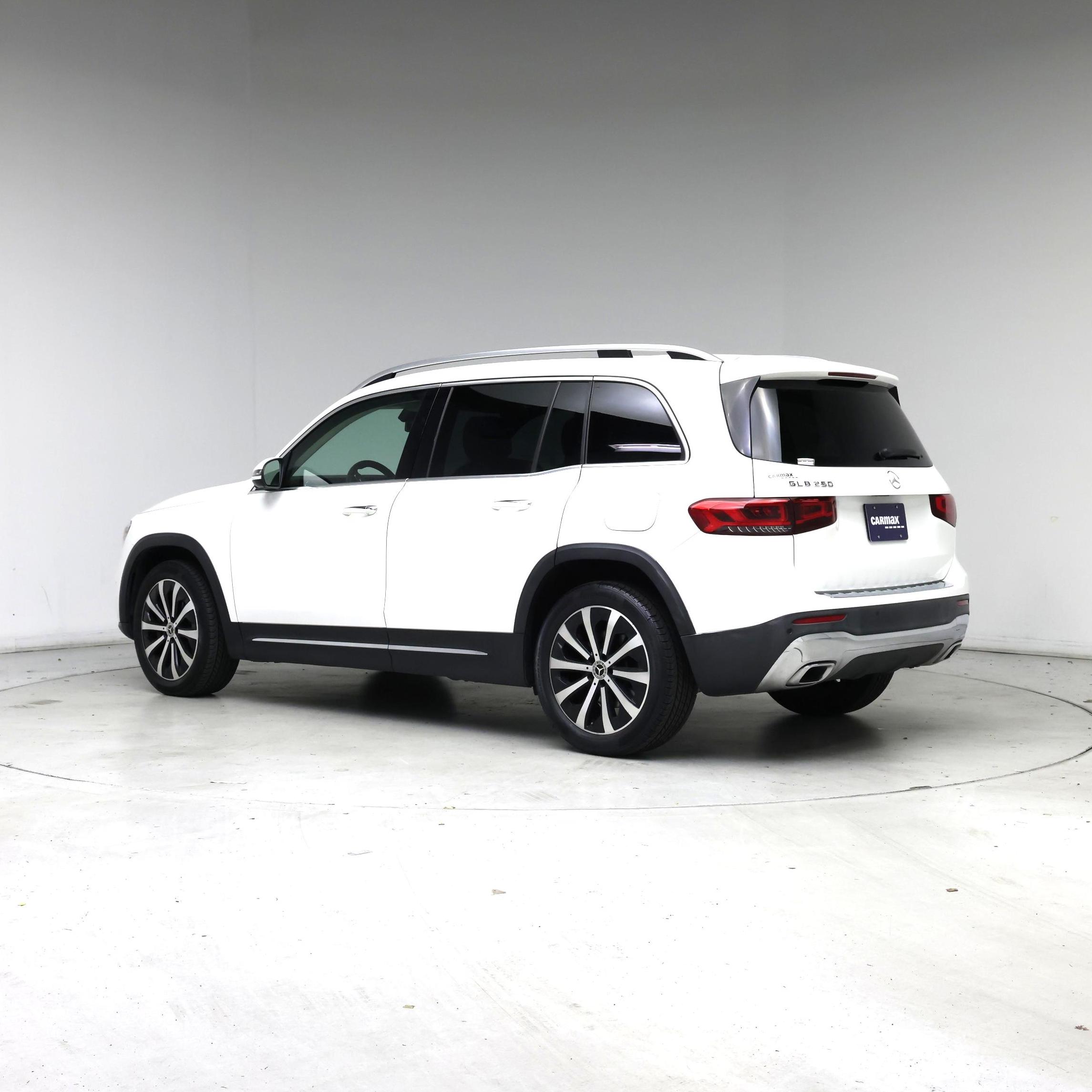 Thumbnail: 2021 Mercedes-Benz GLB - 2