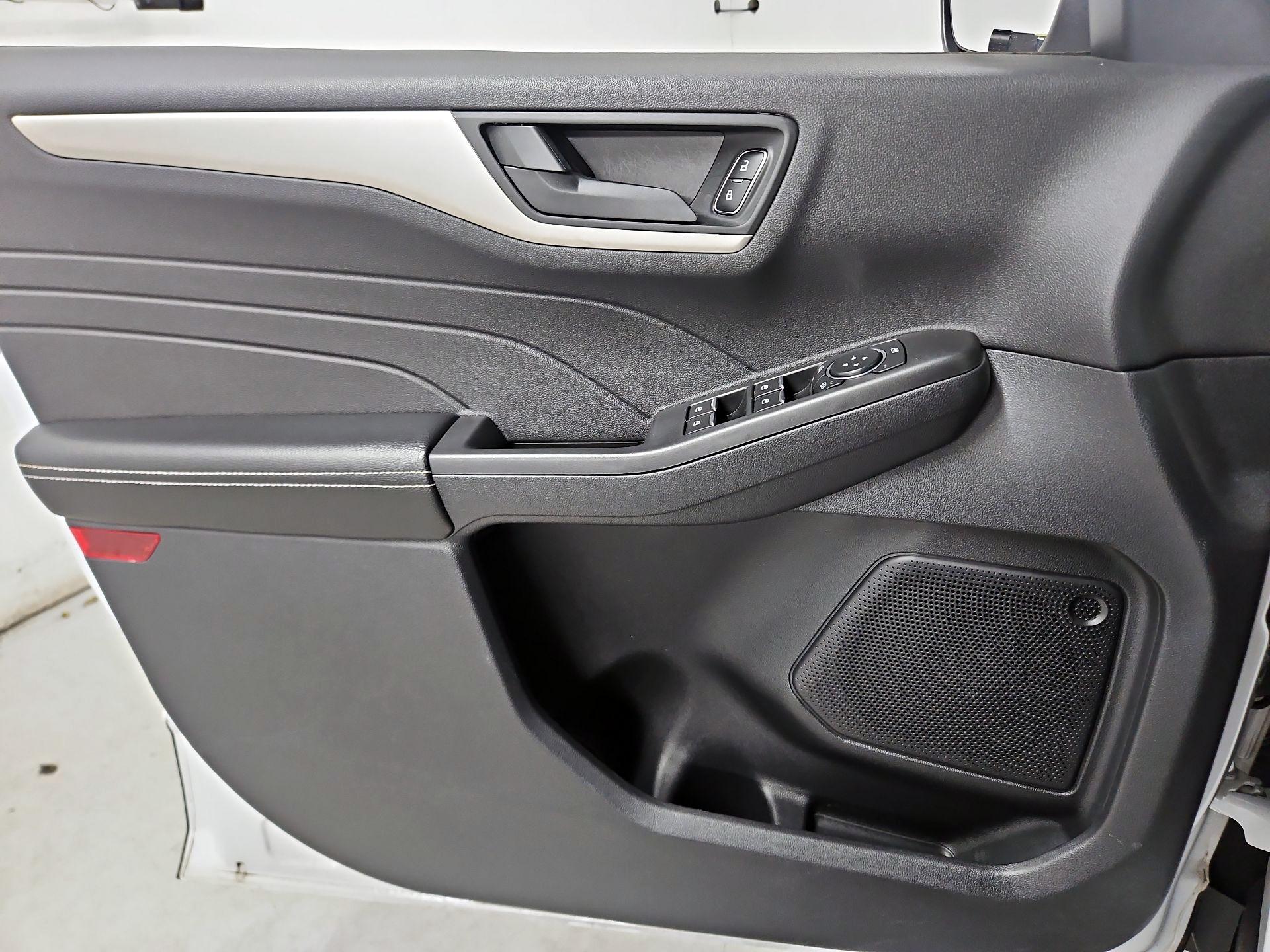 Thumbnail: 2022 Ford Escape - 12