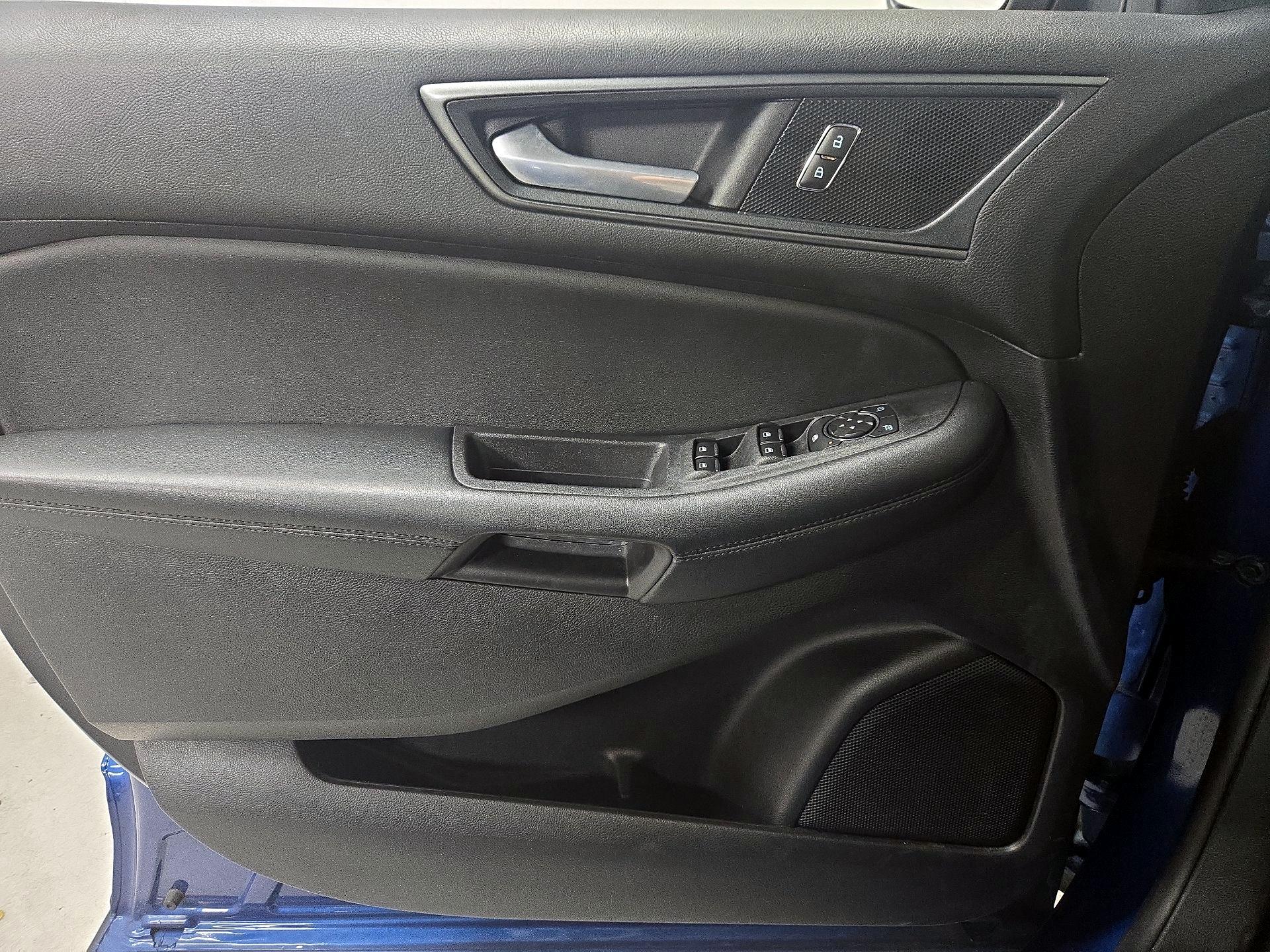 Thumbnail: 2020 Ford Edge - 12