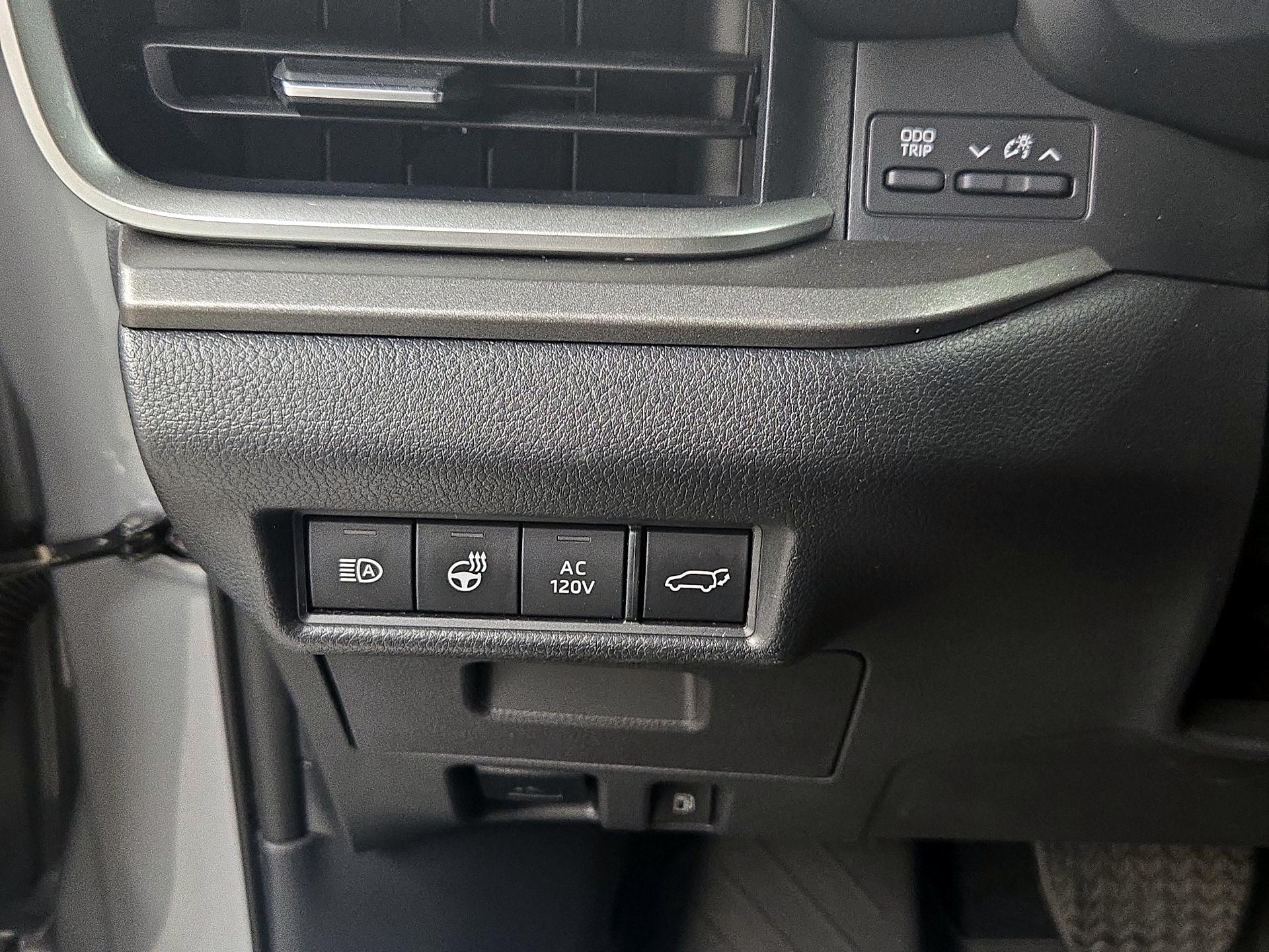 Thumbnail: 2025 Toyota Highlander - 13