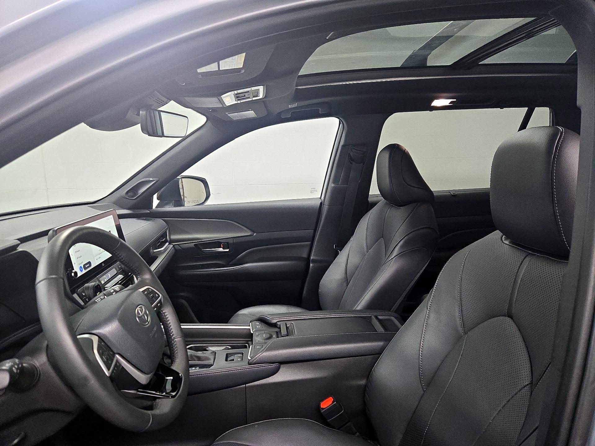 Thumbnail: 2025 Toyota Highlander - 20