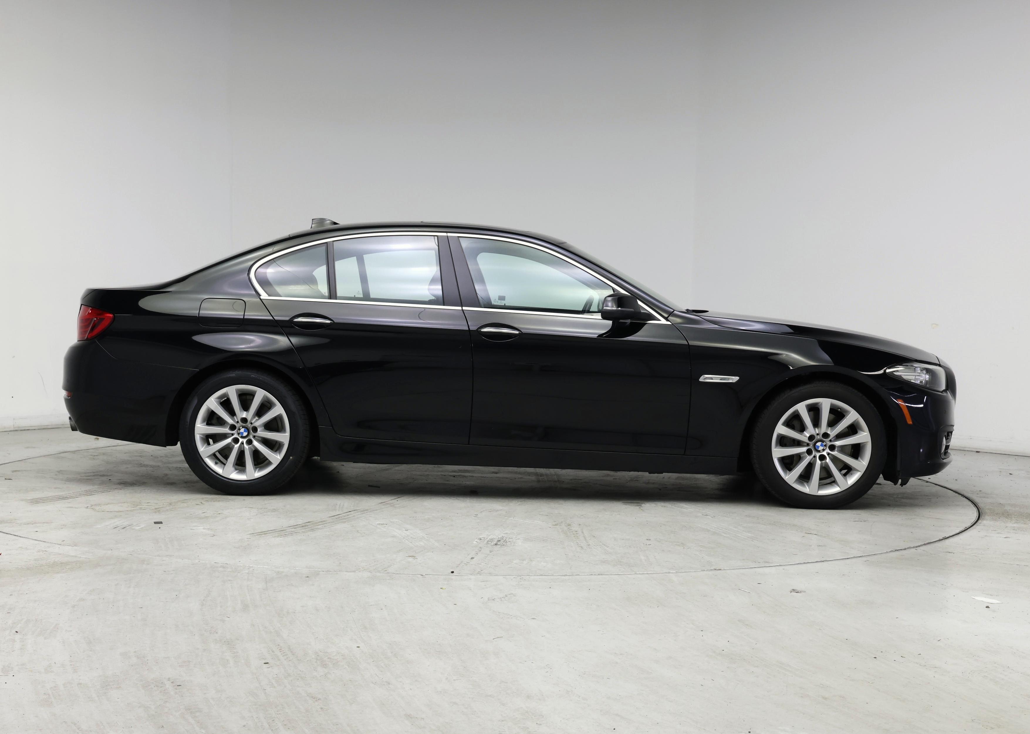 Thumbnail: 2016 BMW 5 Series - 7