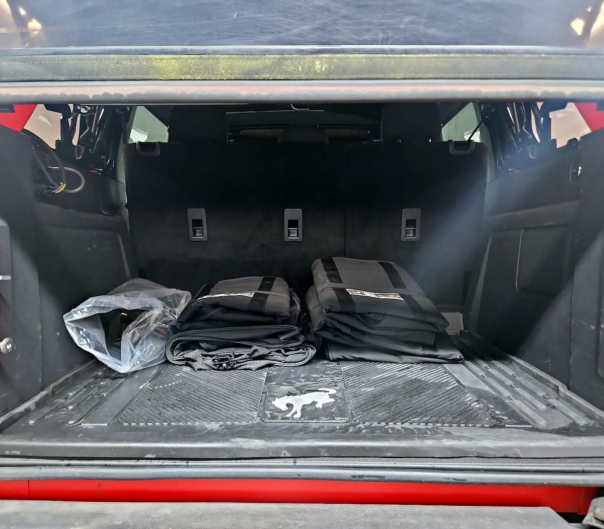 Trunk/Cargo (Seats Up)