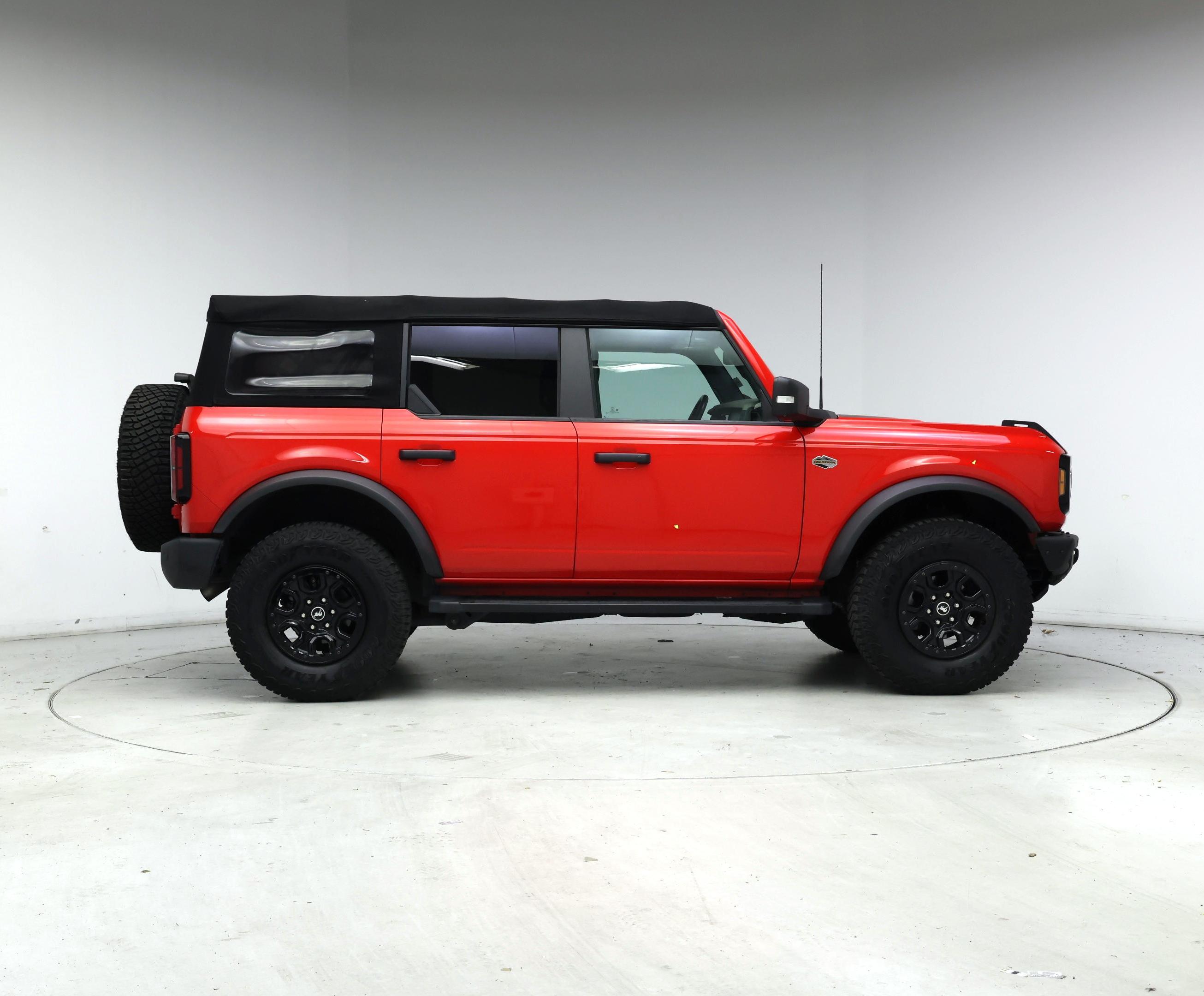 Thumbnail: 2022 Ford Bronco - 3