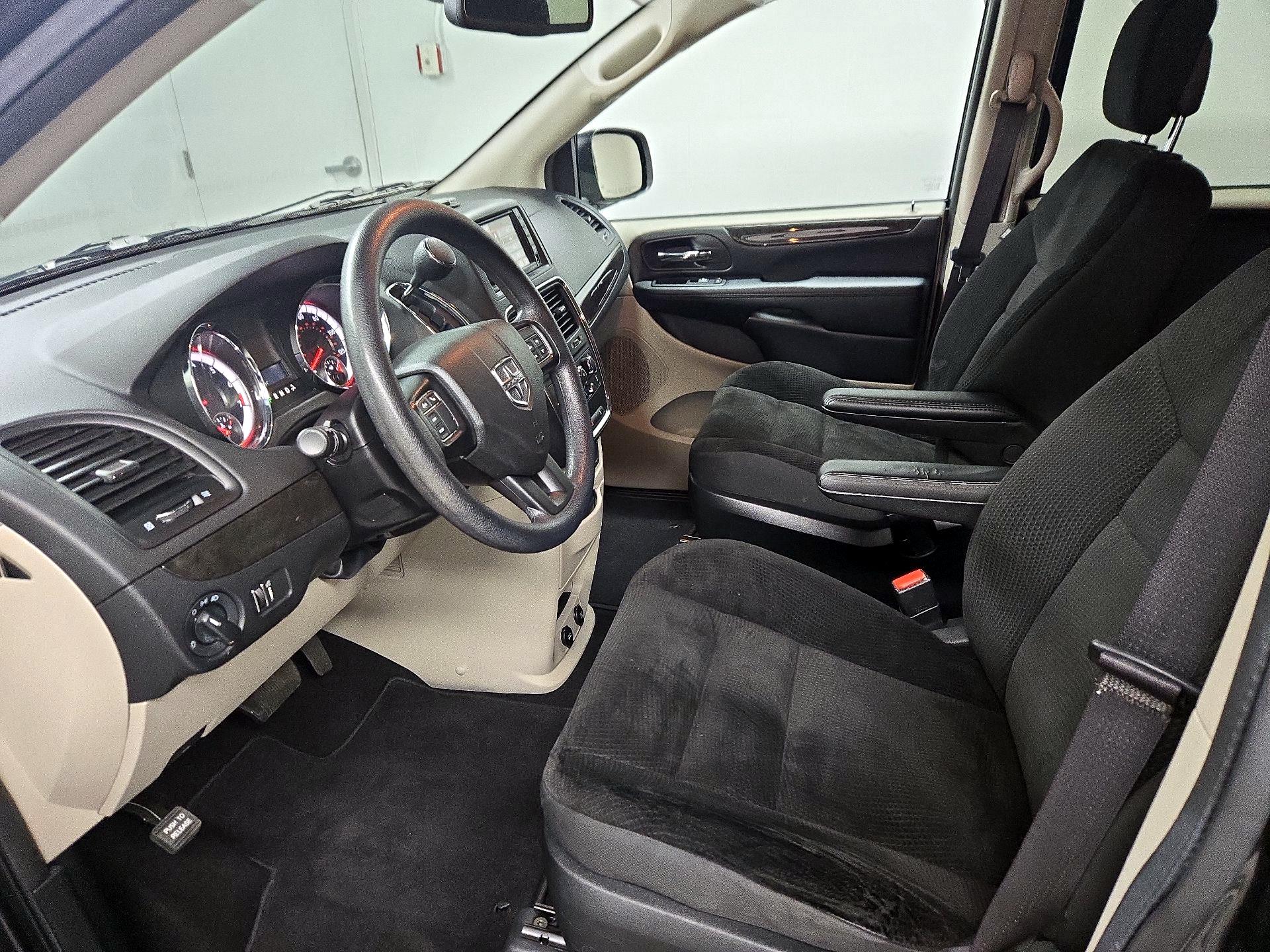 Thumbnail: 2019 Dodge Grand Caravan - 11