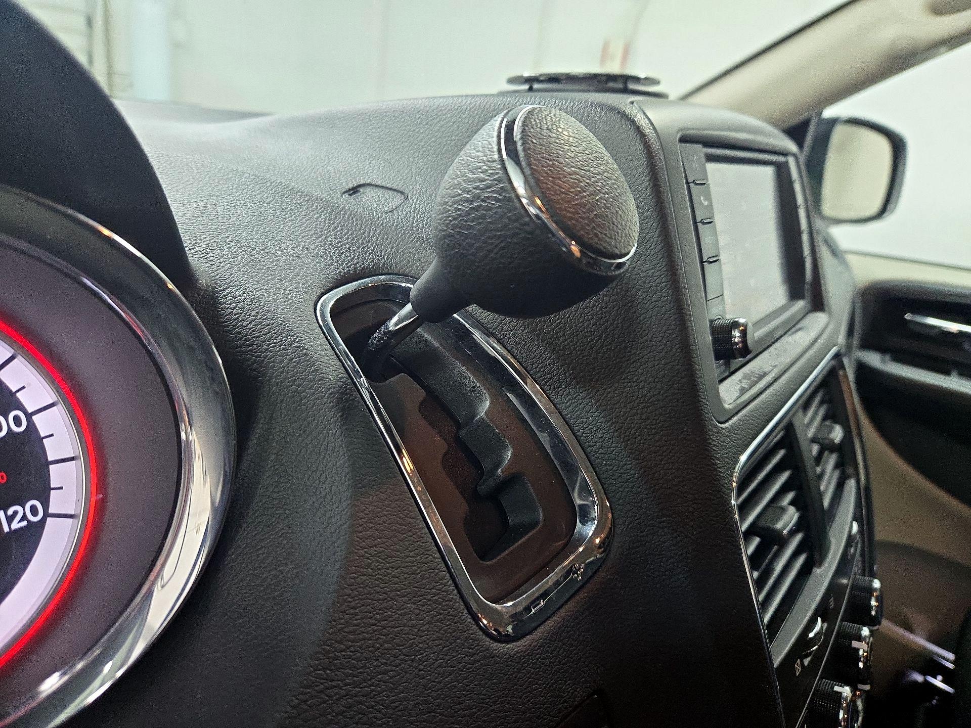 Thumbnail: 2019 Dodge Grand Caravan - 17