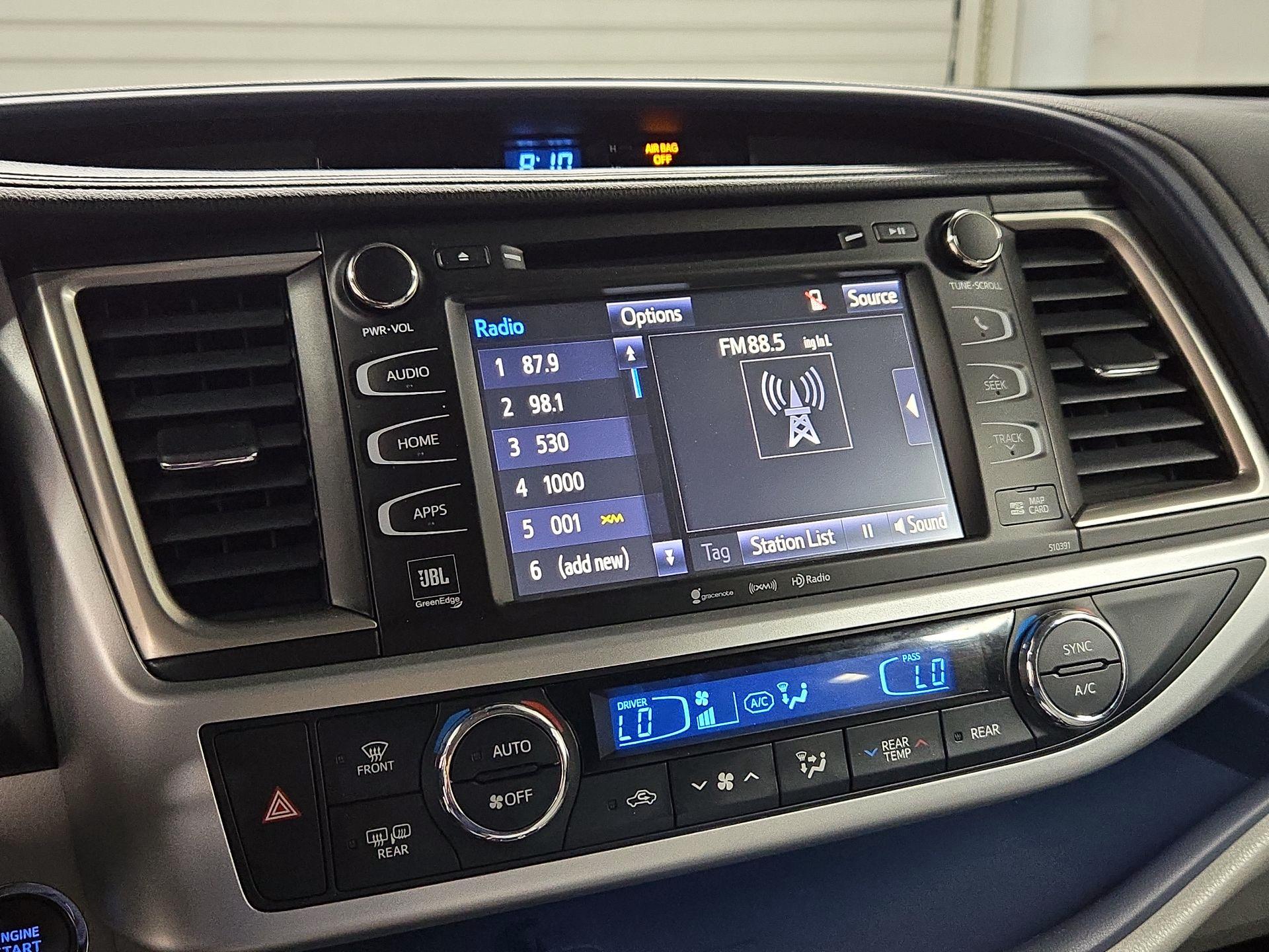 Thumbnail: 2019 Toyota Highlander - 16