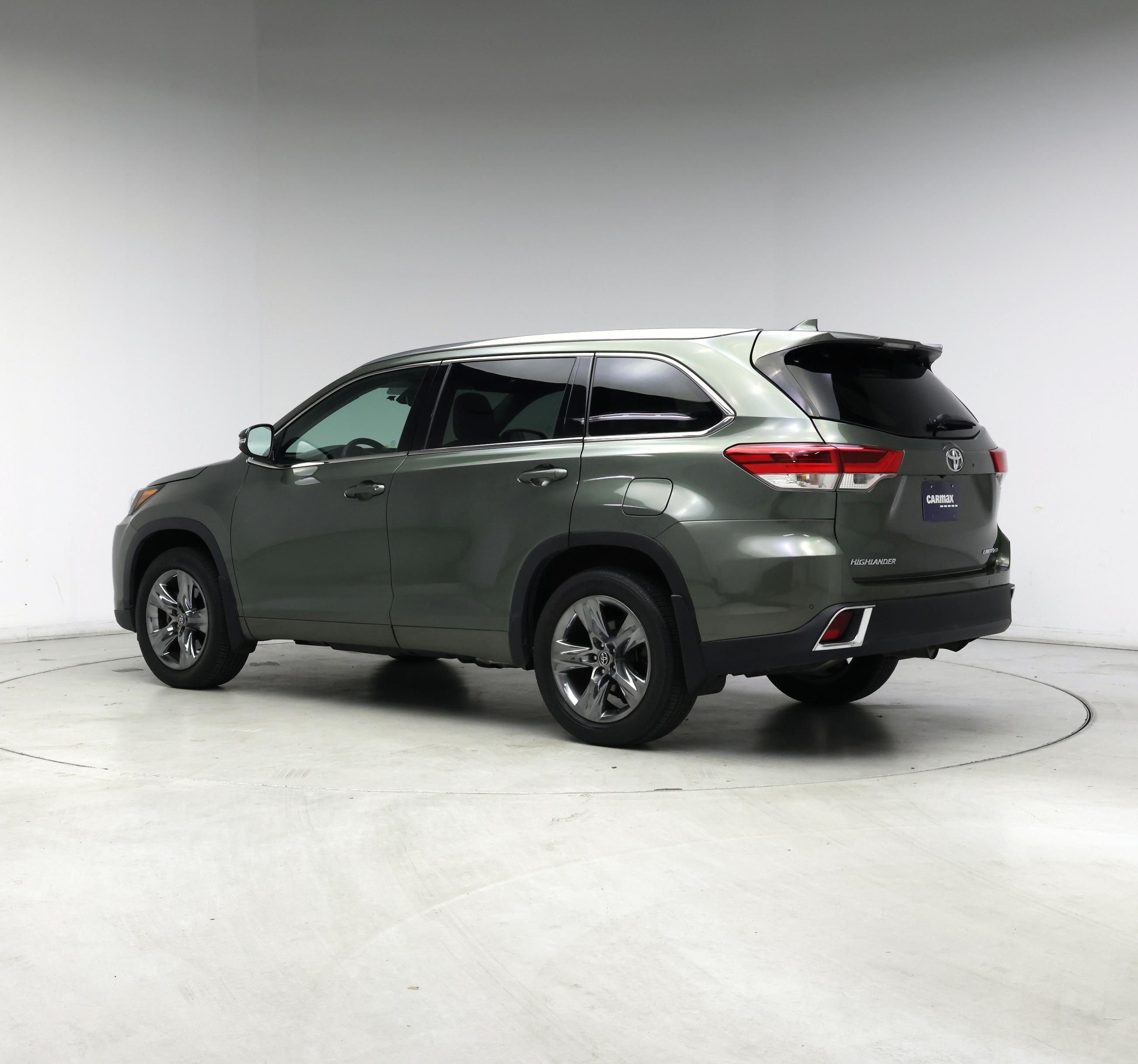 Thumbnail: 2019 Toyota Highlander - 2
