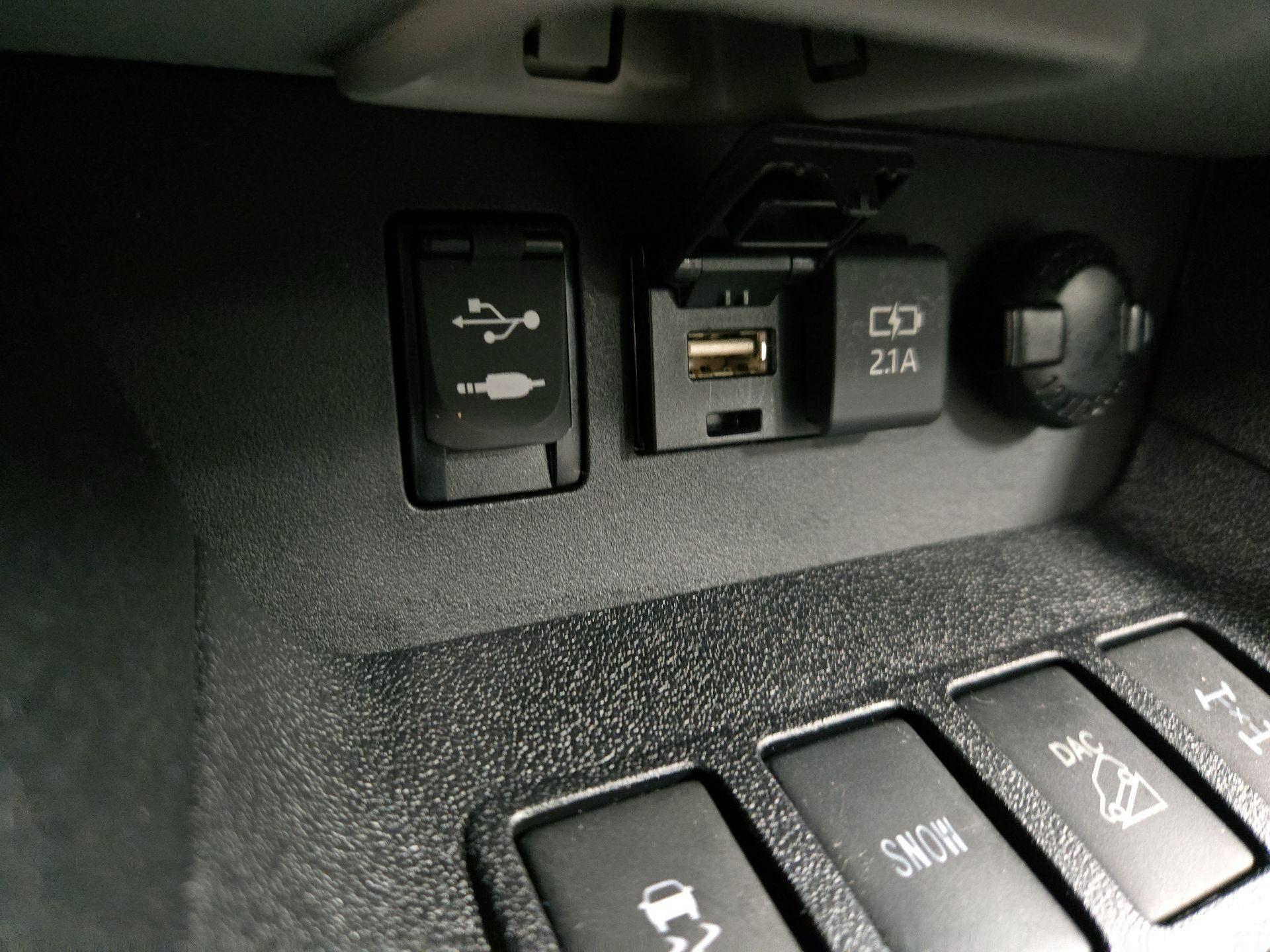 Thumbnail: 2019 Toyota Highlander - 19