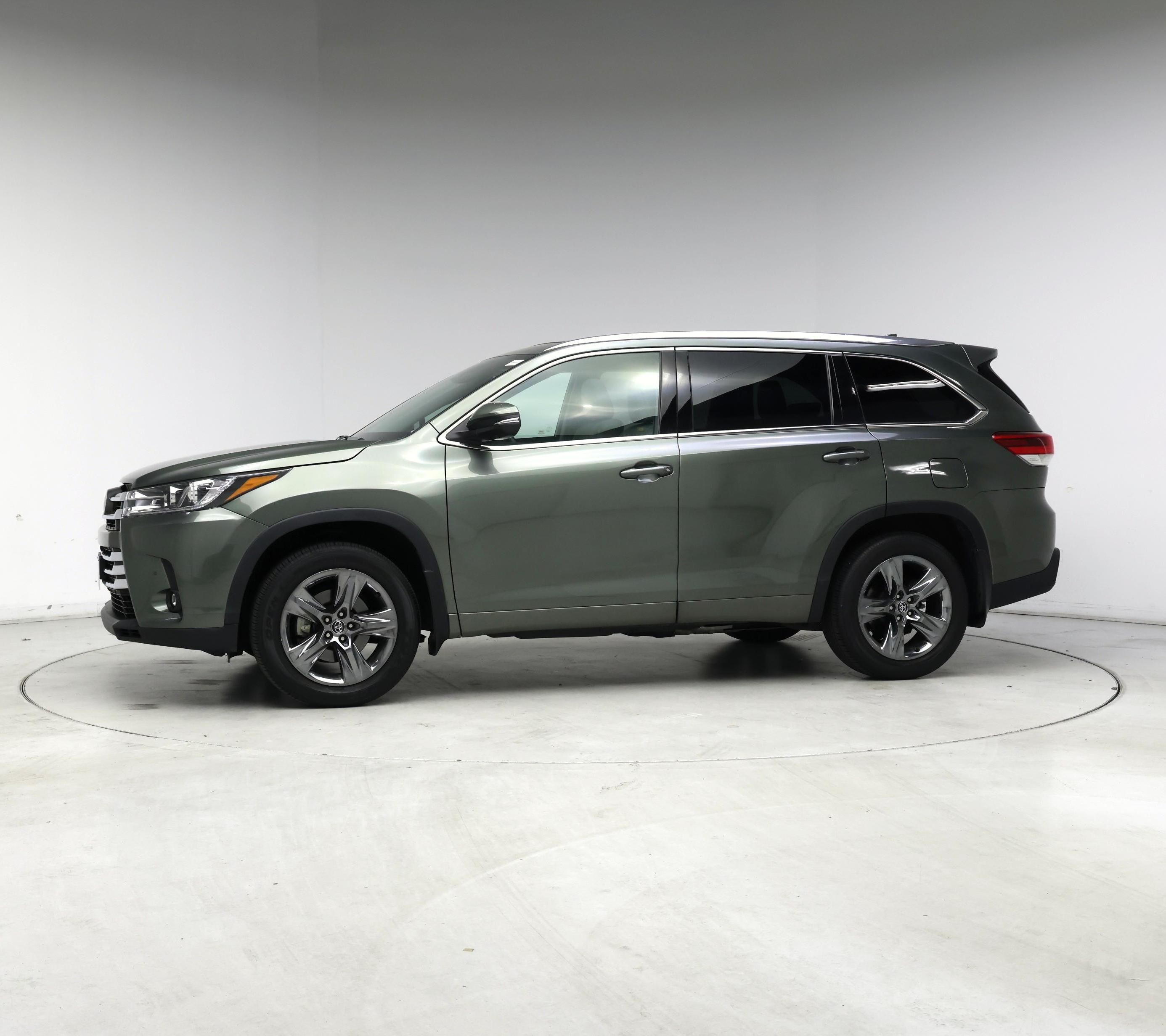 Thumbnail: 2019 Toyota Highlander - 3