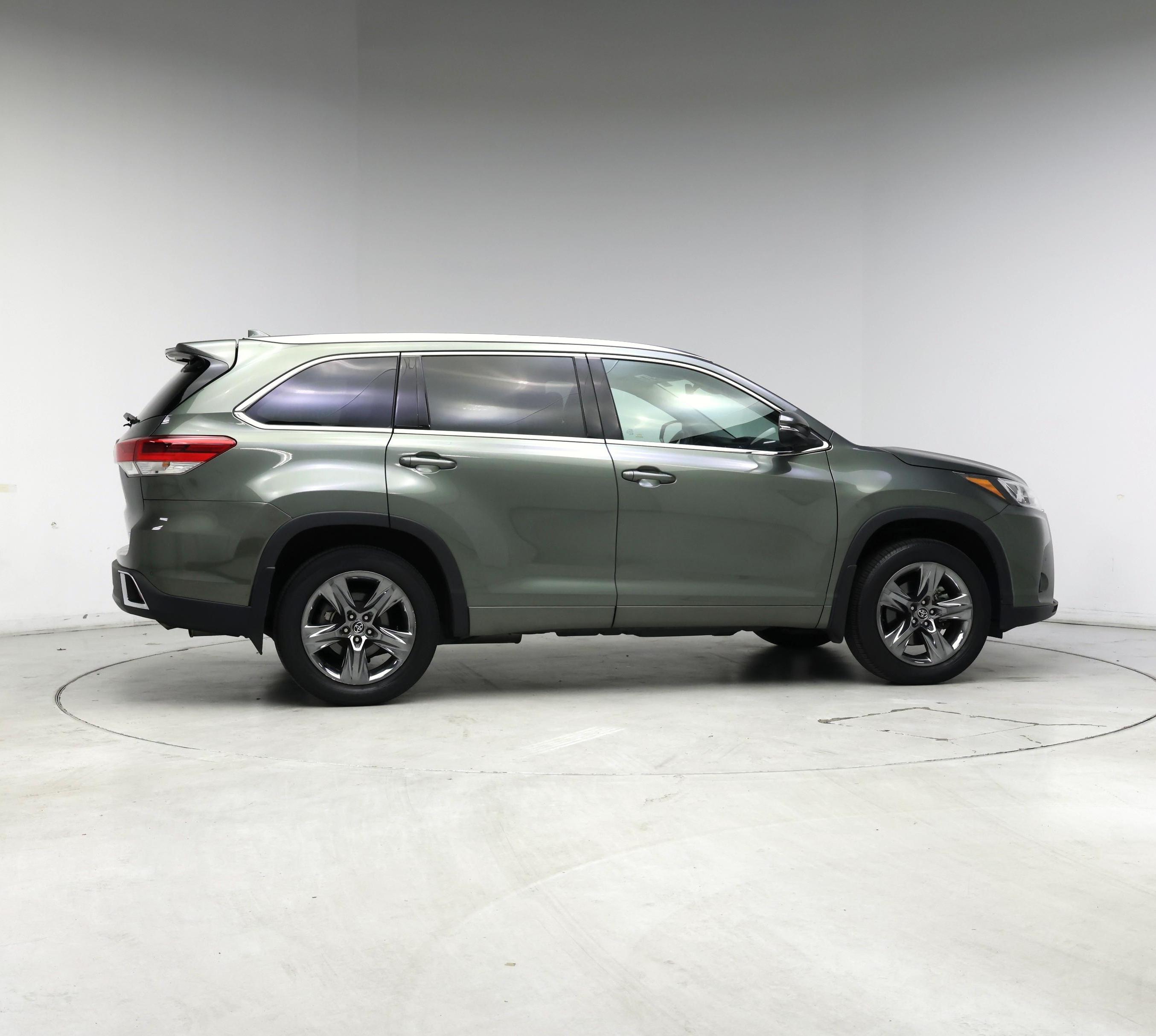 Thumbnail: 2019 Toyota Highlander - 7