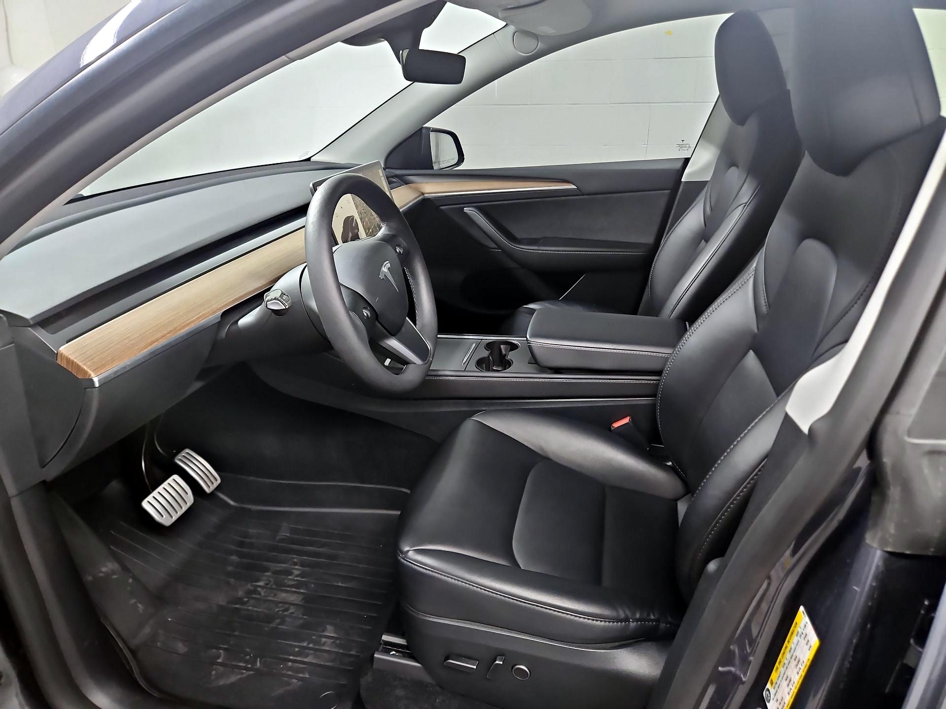 Thumbnail: 2023 Tesla Model Y - 11