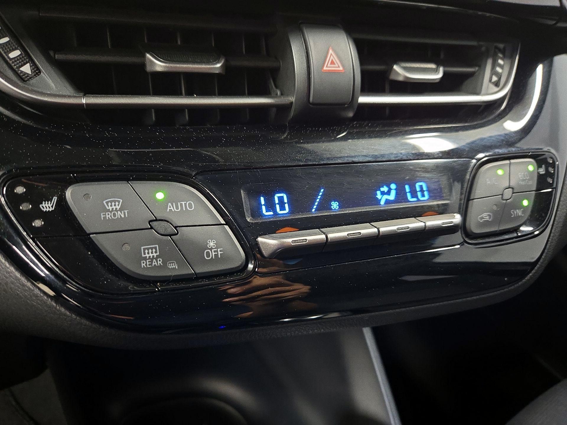 Thumbnail: 2018 Toyota C-HR - 16