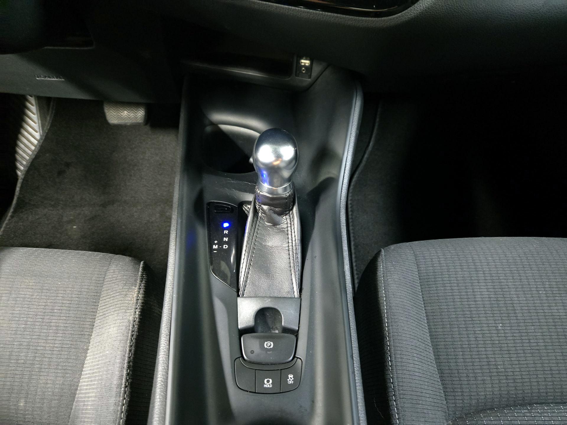 Thumbnail: 2018 Toyota C-HR - 17