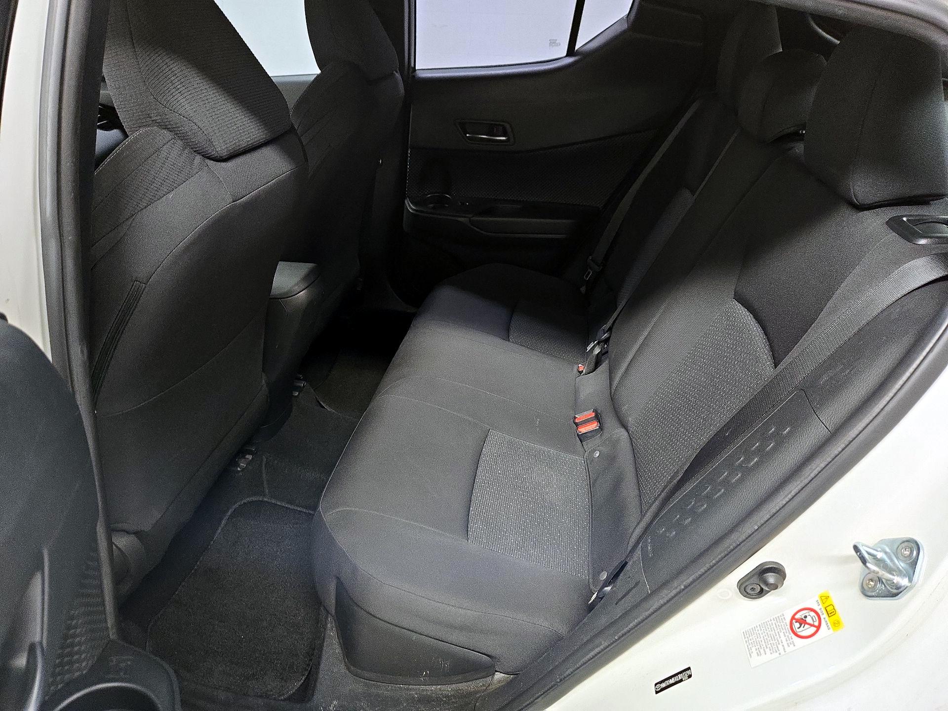 Thumbnail: 2018 Toyota C-HR - 19