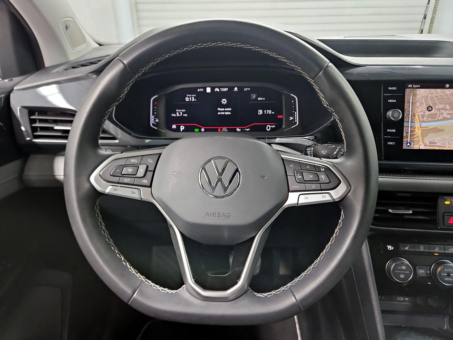 Thumbnail: 2023 Volkswagen Taos - 10