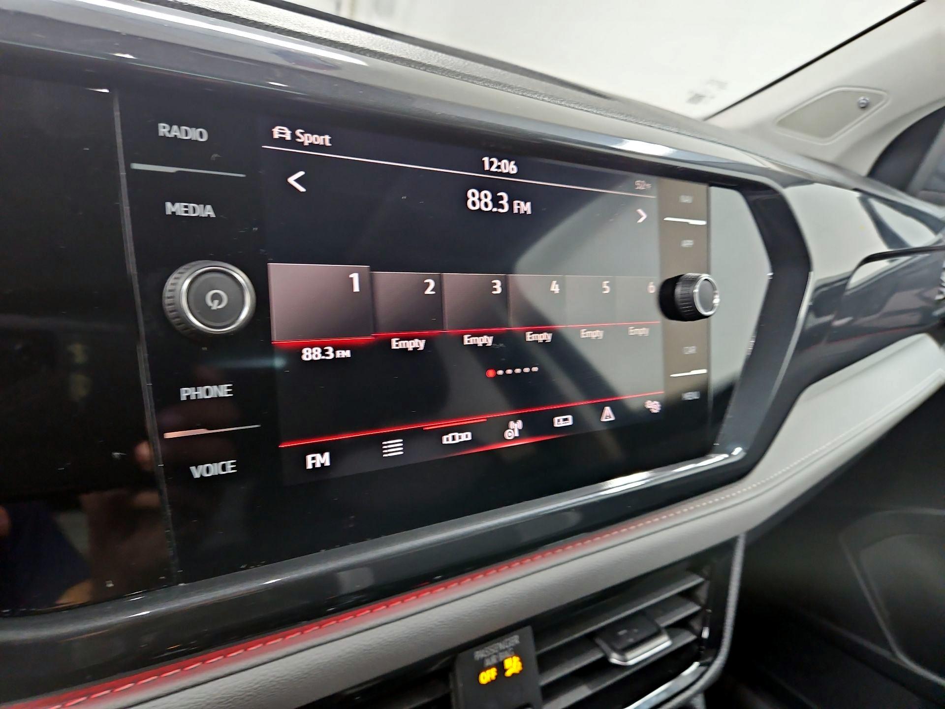 Thumbnail: 2023 Volkswagen Taos - 16