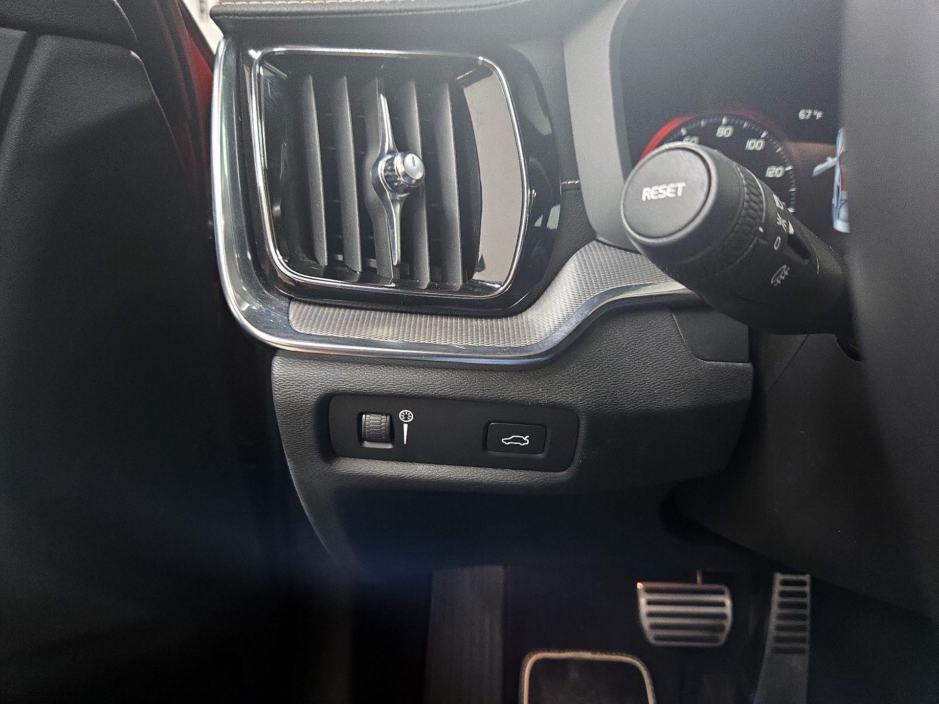 Thumbnail: 2021 Volvo S60 - 13