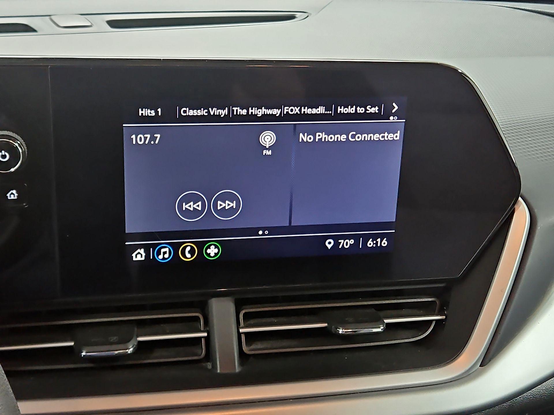 Thumbnail: 2024 Chevrolet Trax - 15