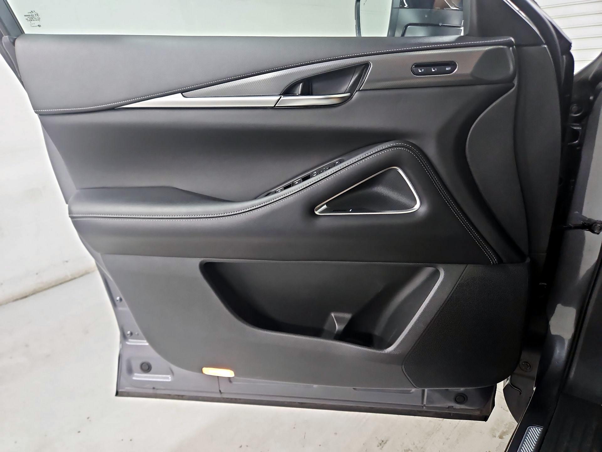 Thumbnail: 2023 INFINITI QX60 - 12