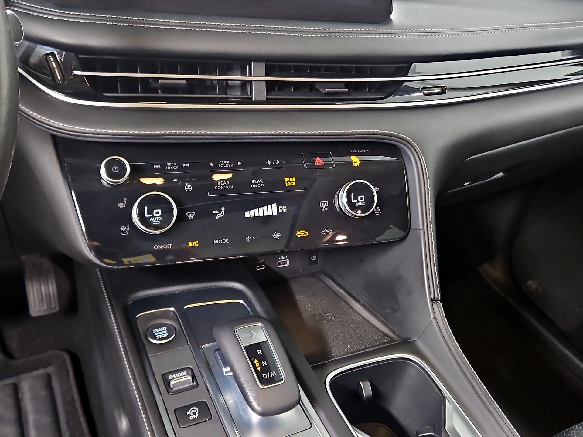 Thumbnail: 2023 INFINITI QX60 - 17