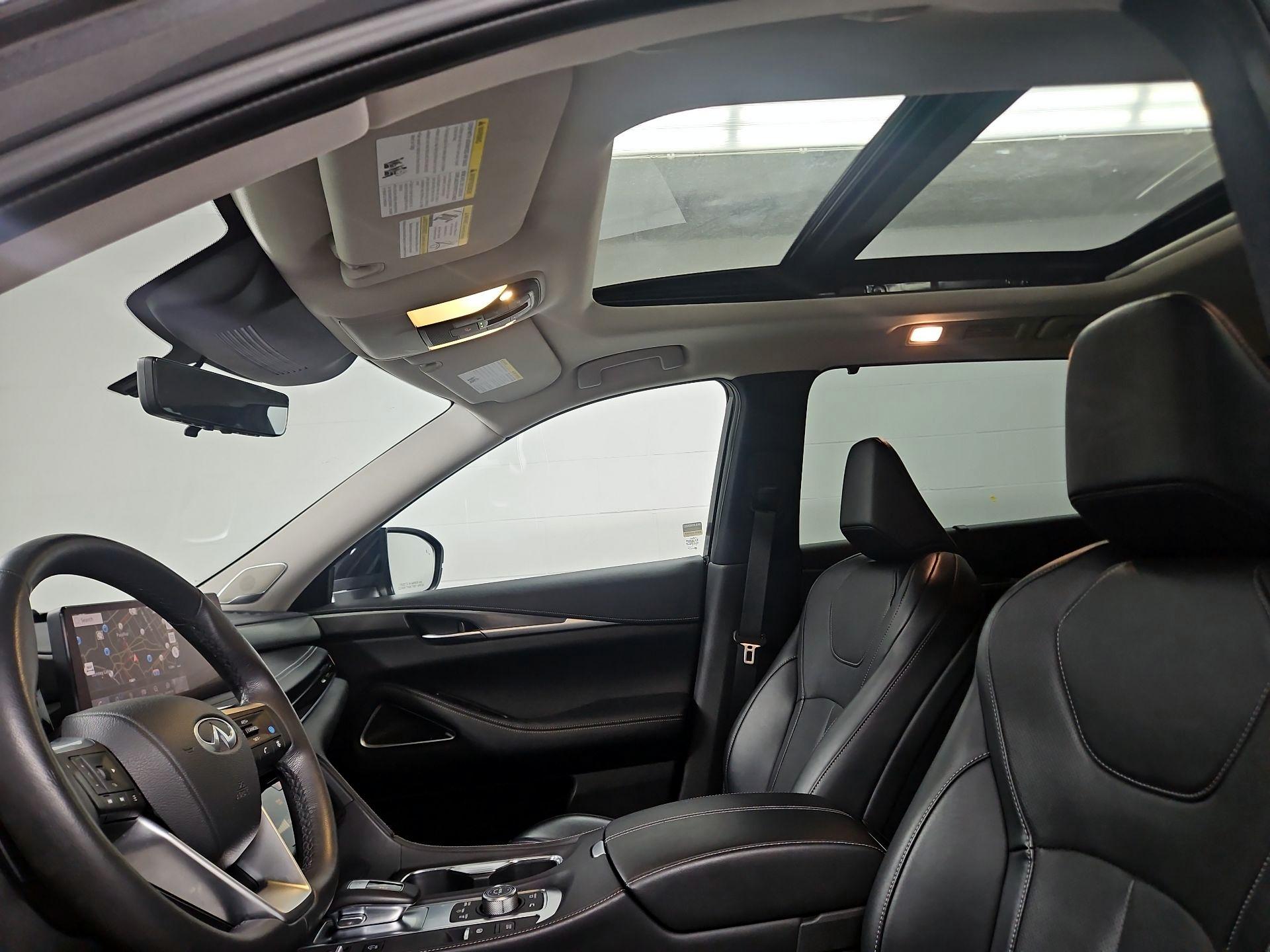 Thumbnail: 2023 INFINITI QX60 - 20