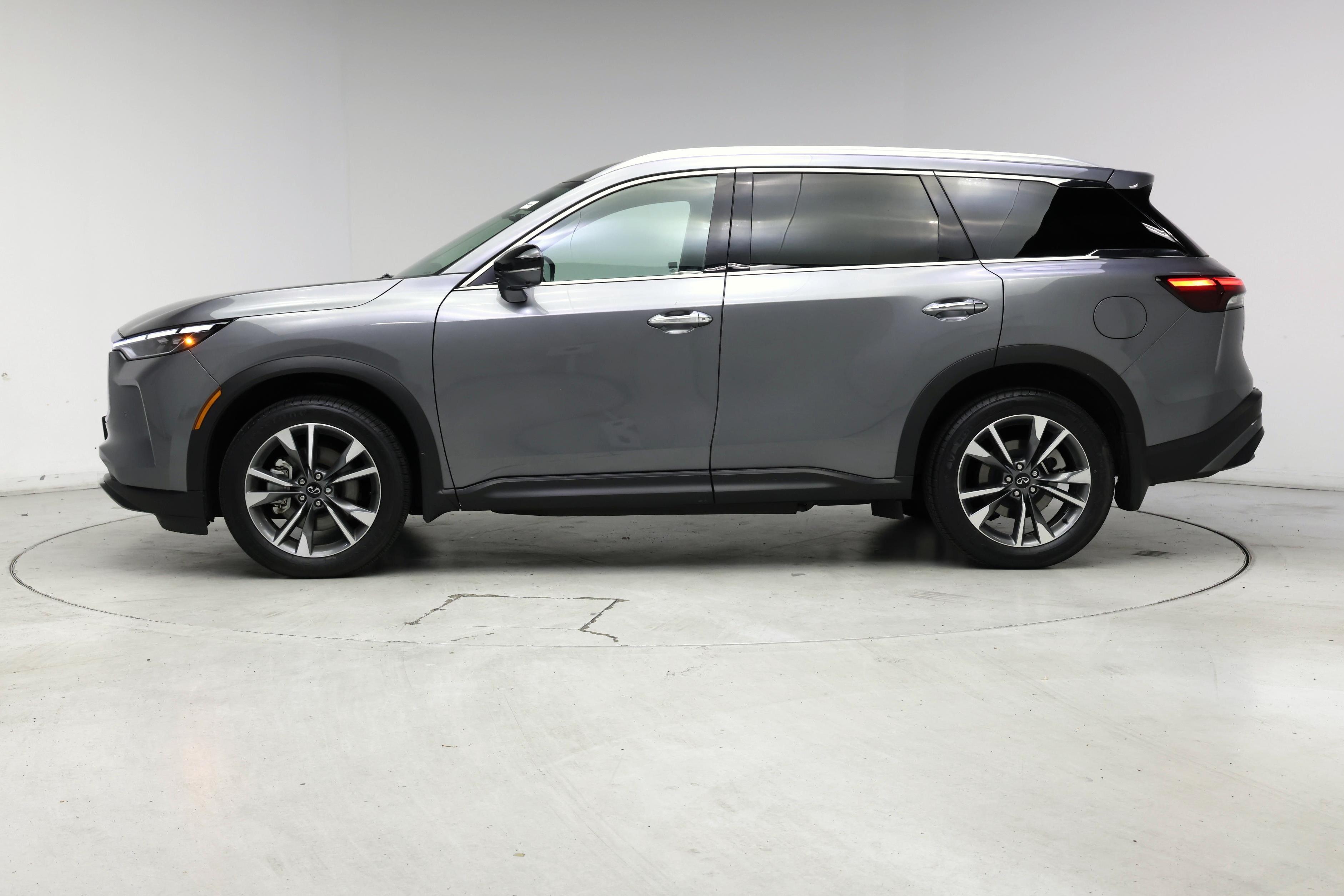 Thumbnail: 2023 INFINITI QX60 - 3