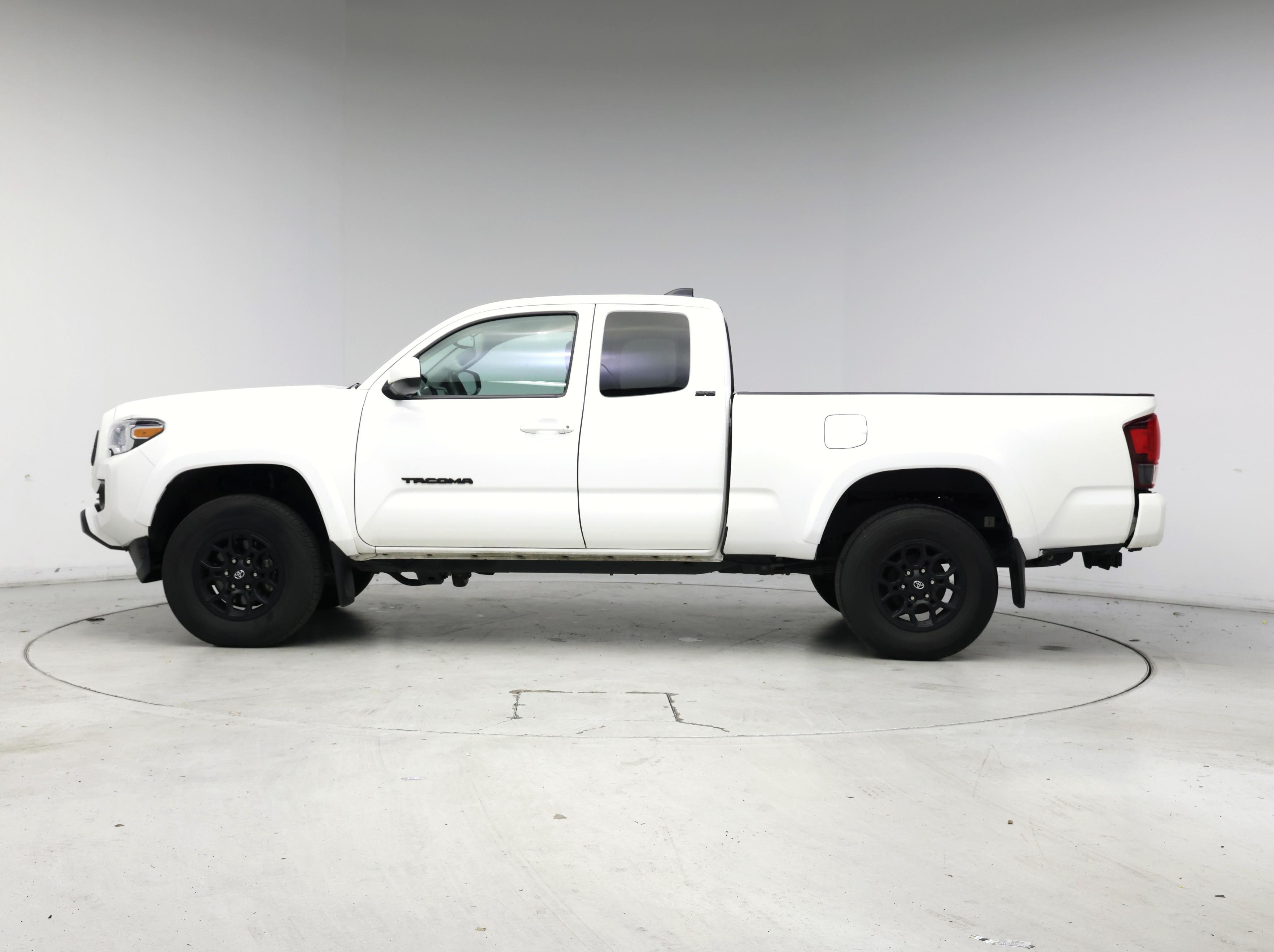 Thumbnail: 2022 Toyota Tacoma - 3