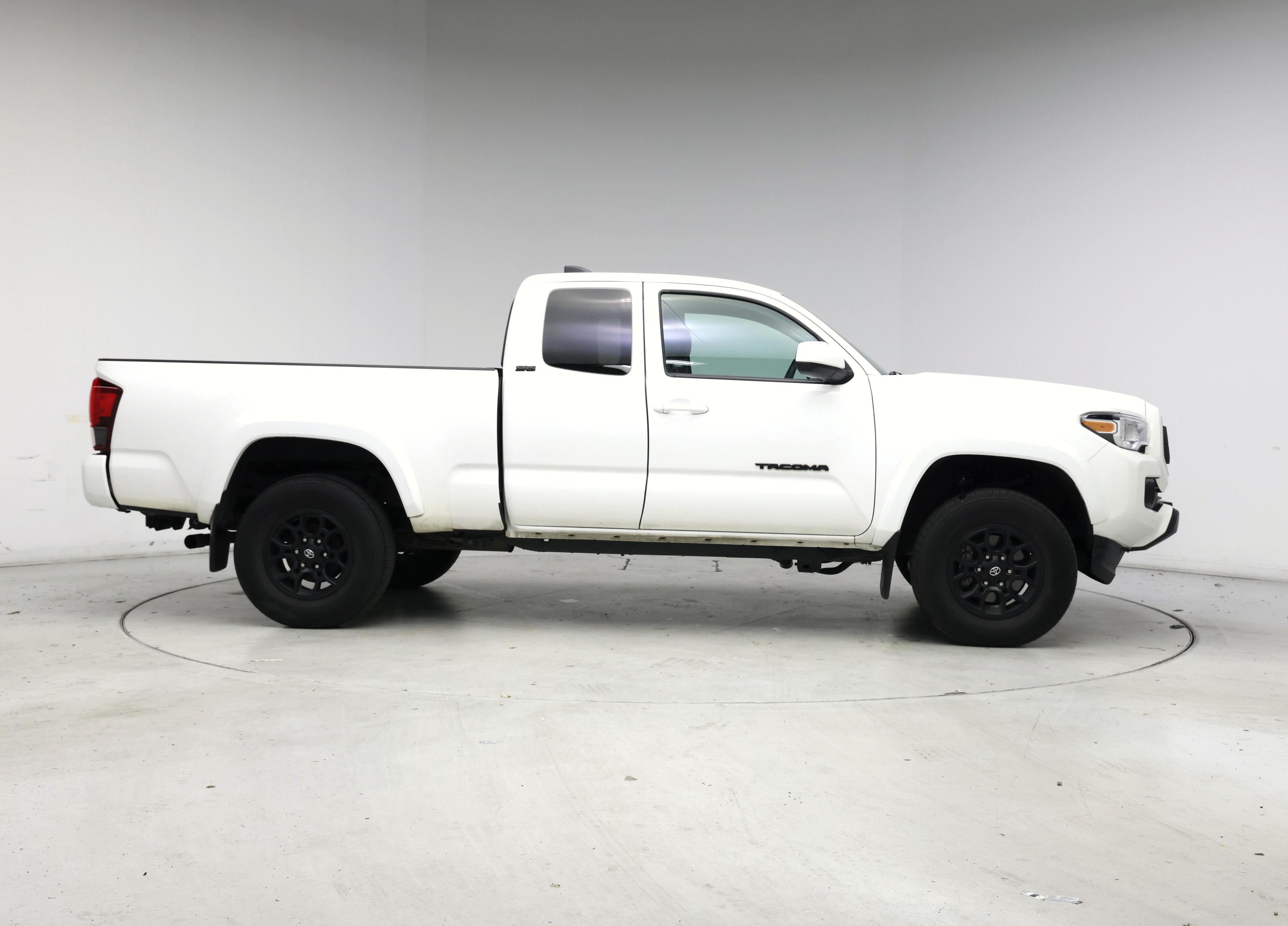 Thumbnail: 2022 Toyota Tacoma - 7