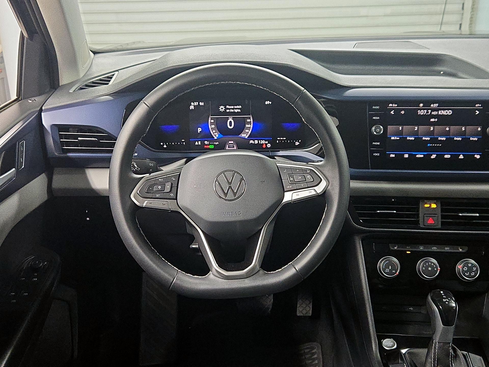 Thumbnail: 2023 Volkswagen Taos - 10
