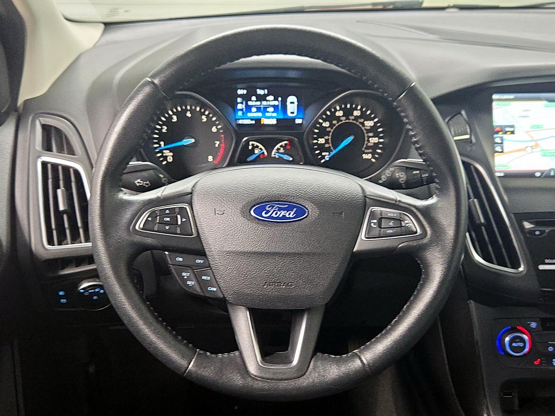 Thumbnail: 2015 Ford Focus - 10