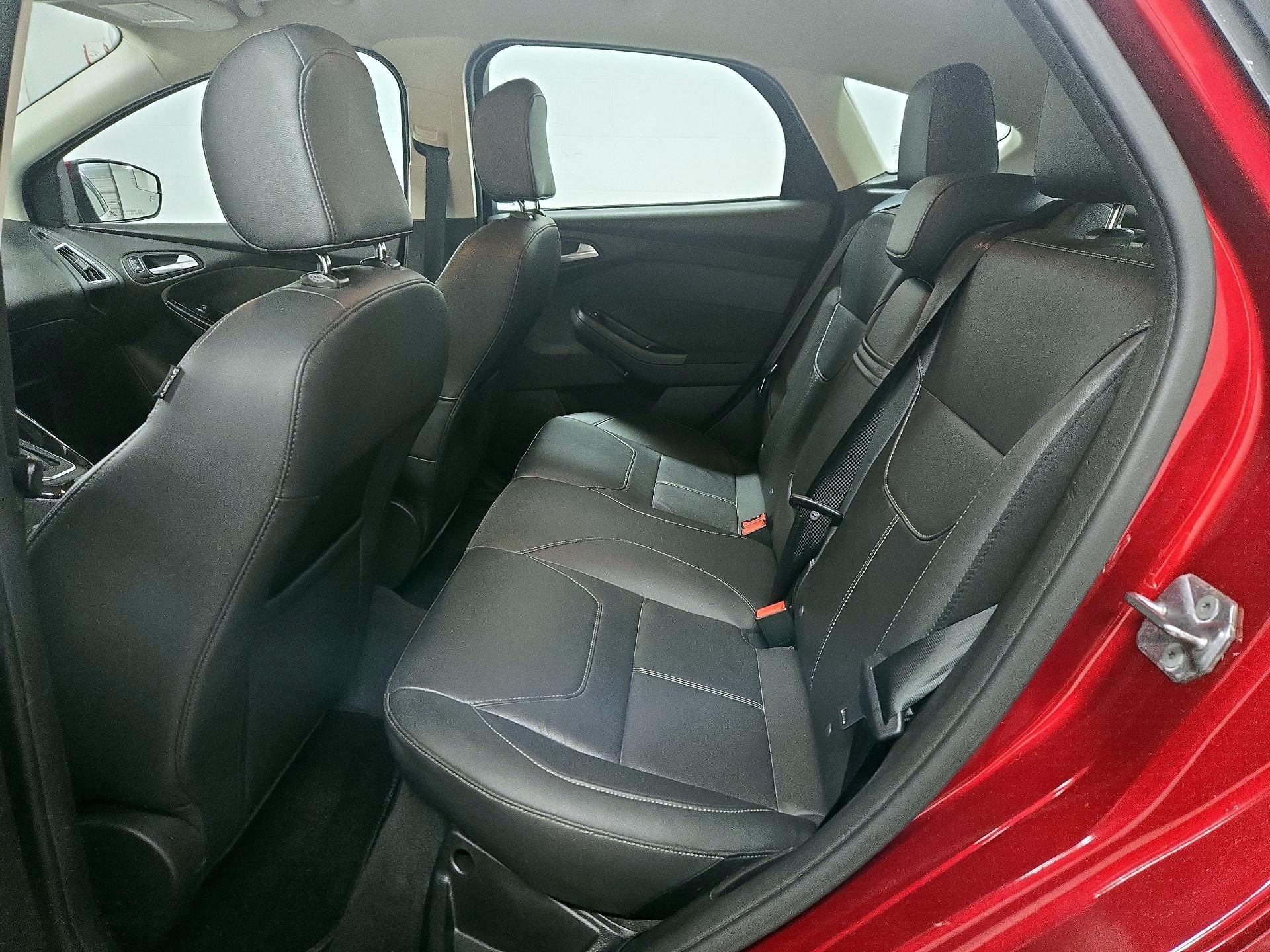Thumbnail: 2015 Ford Focus - 20