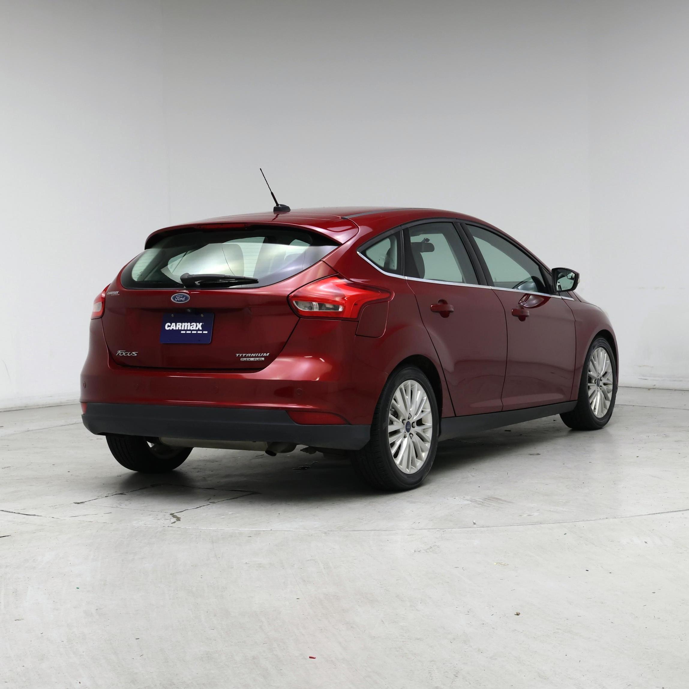Thumbnail: 2015 Ford Focus - 8