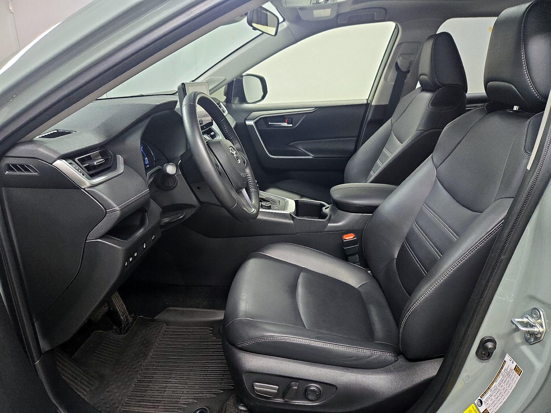 Thumbnail: 2023 Toyota RAV4 - 11