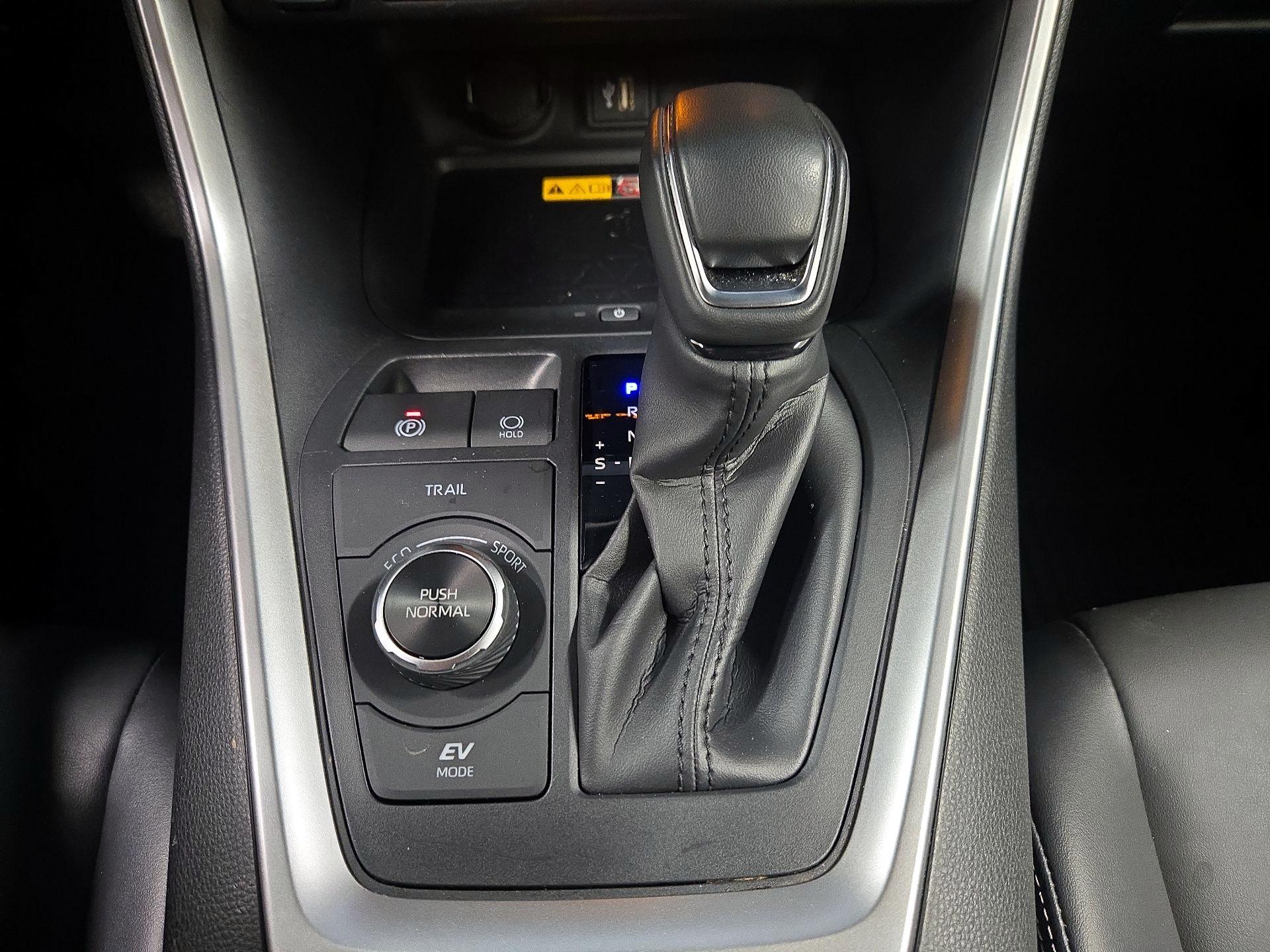 Thumbnail: 2023 Toyota RAV4 - 17