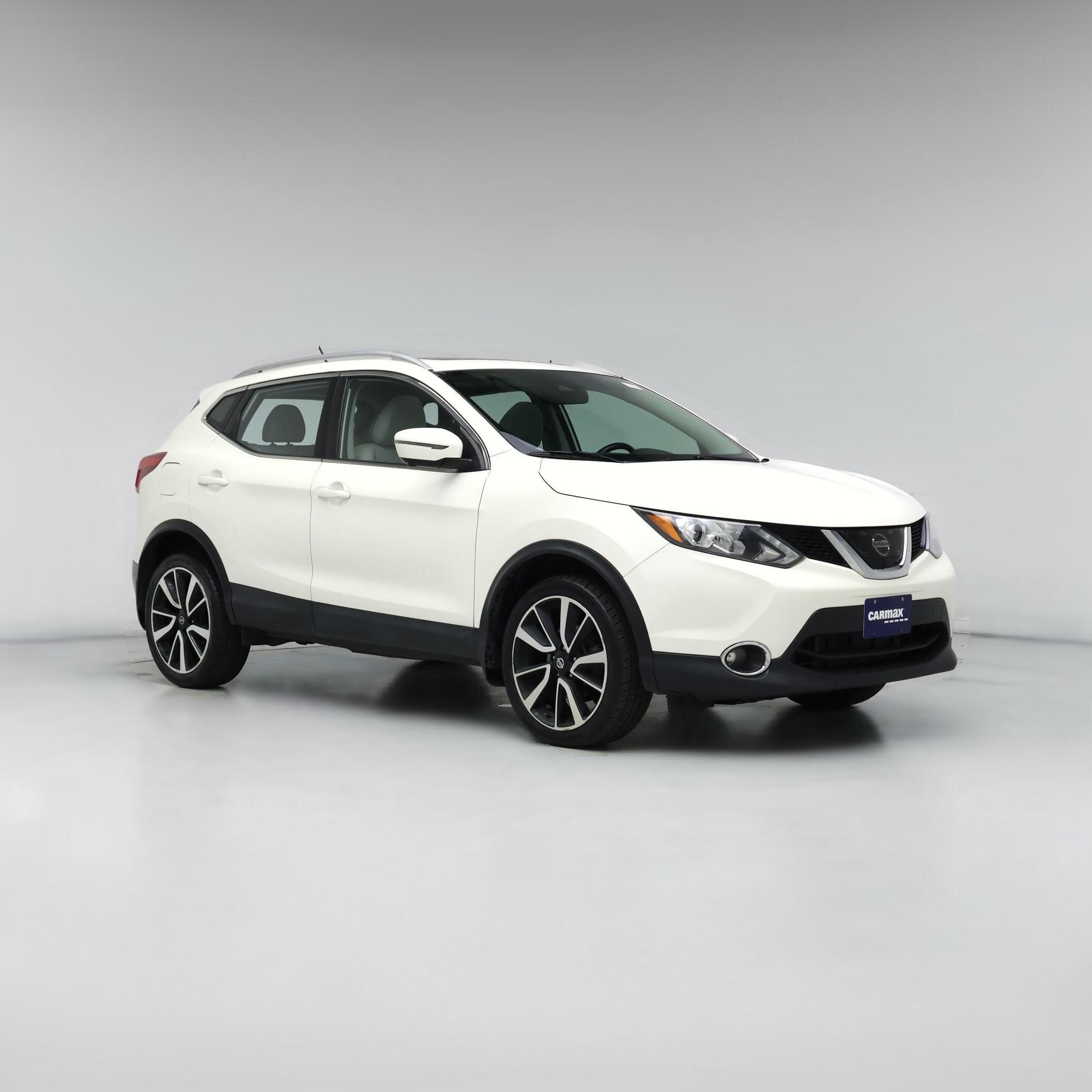 Thumbnail: 2017 Nissan Rogue Sport - 1