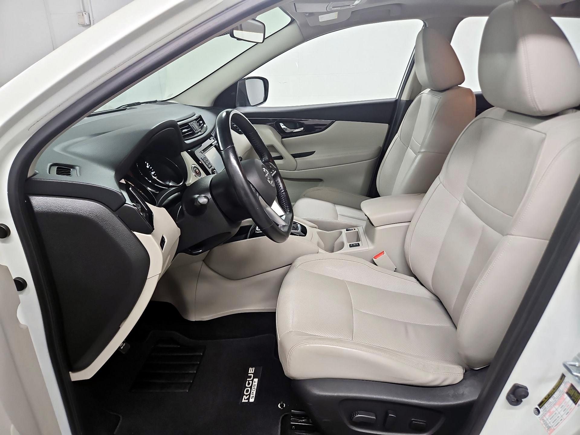 Thumbnail: 2017 Nissan Rogue Sport - 11