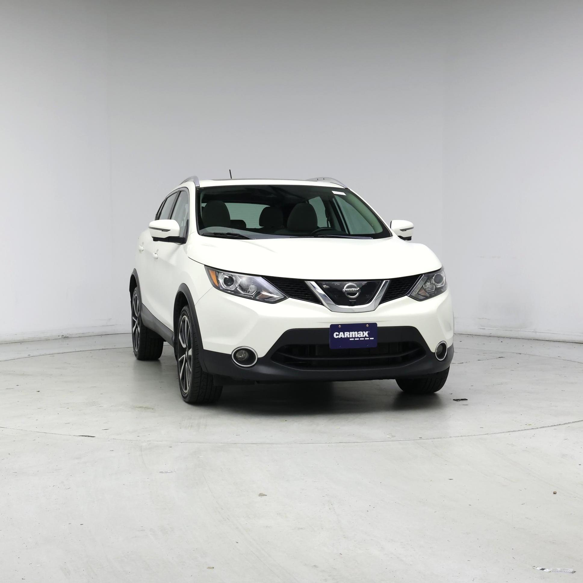 Thumbnail: 2017 Nissan Rogue Sport - 5