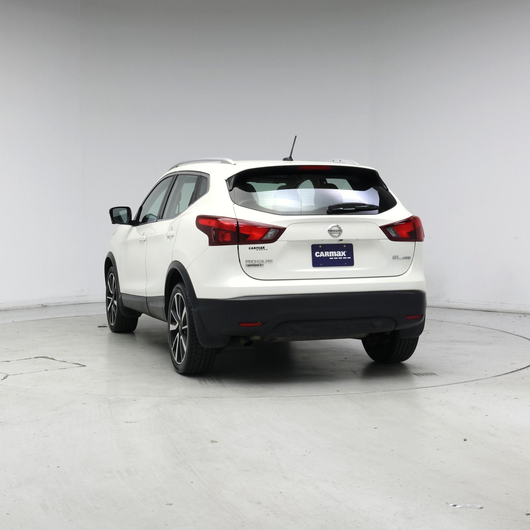 Thumbnail: 2017 Nissan Rogue Sport - 6