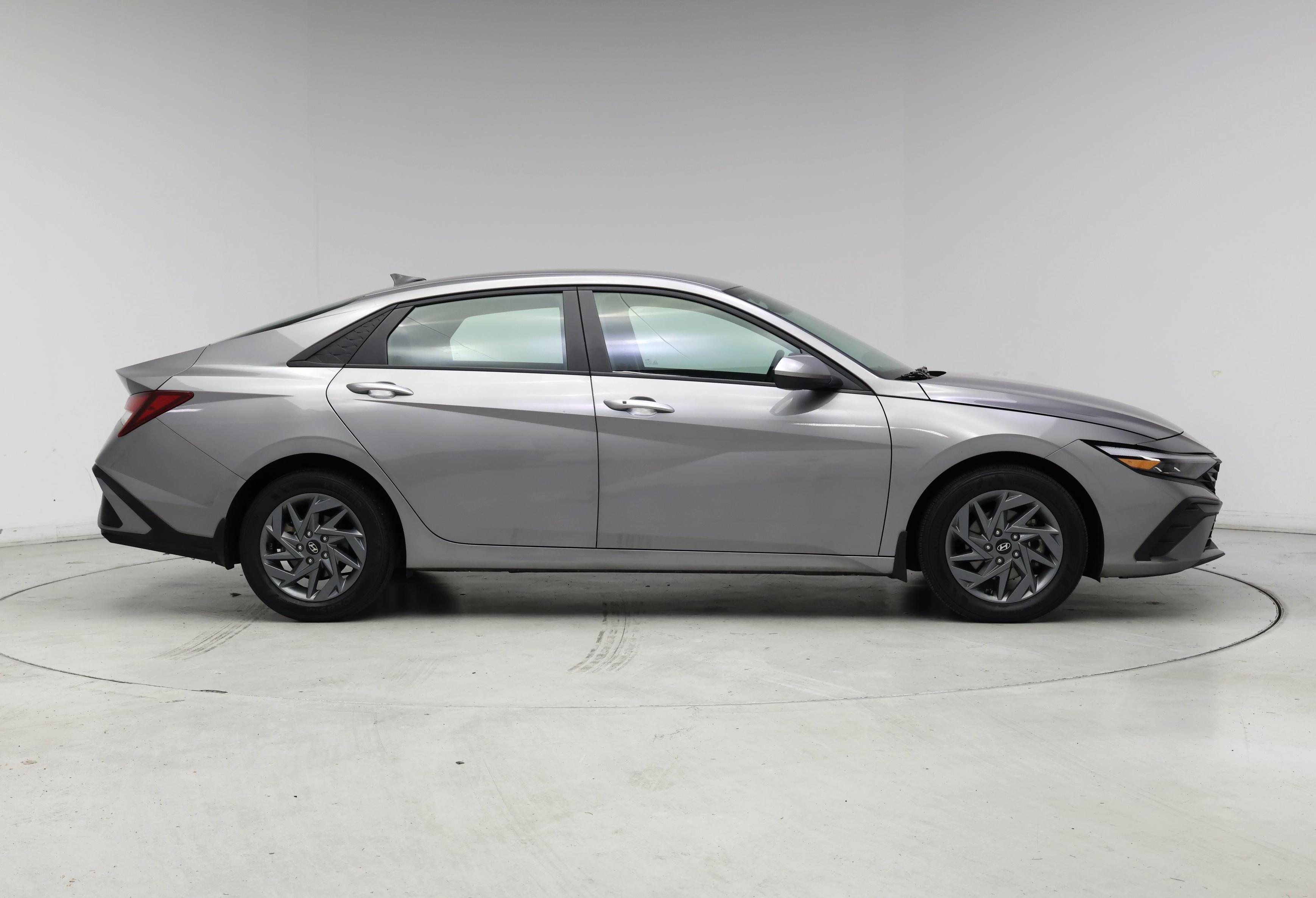 Thumbnail: 2024 Hyundai Elantra - 7