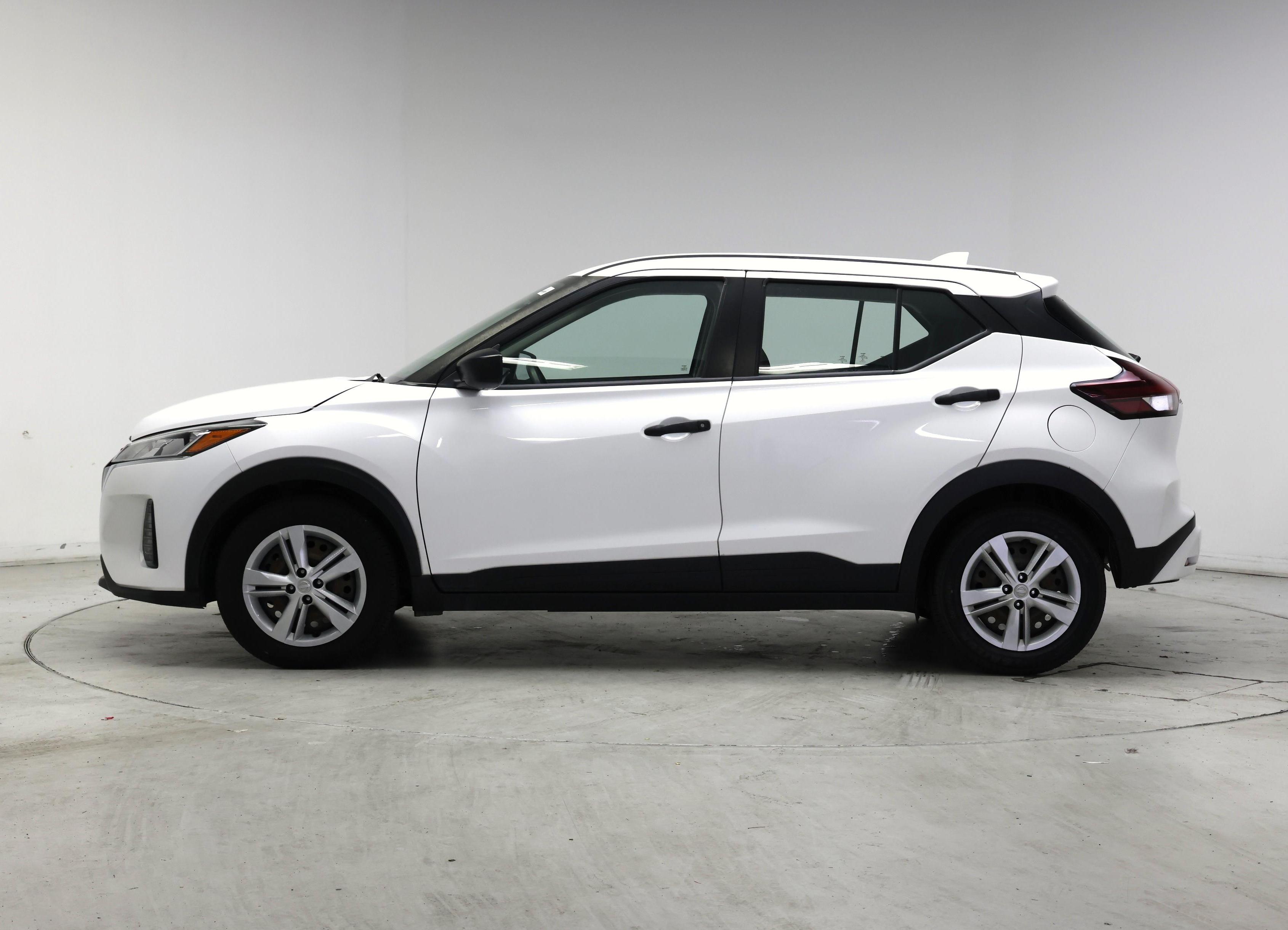 Thumbnail: 2022 Nissan Kicks - 3