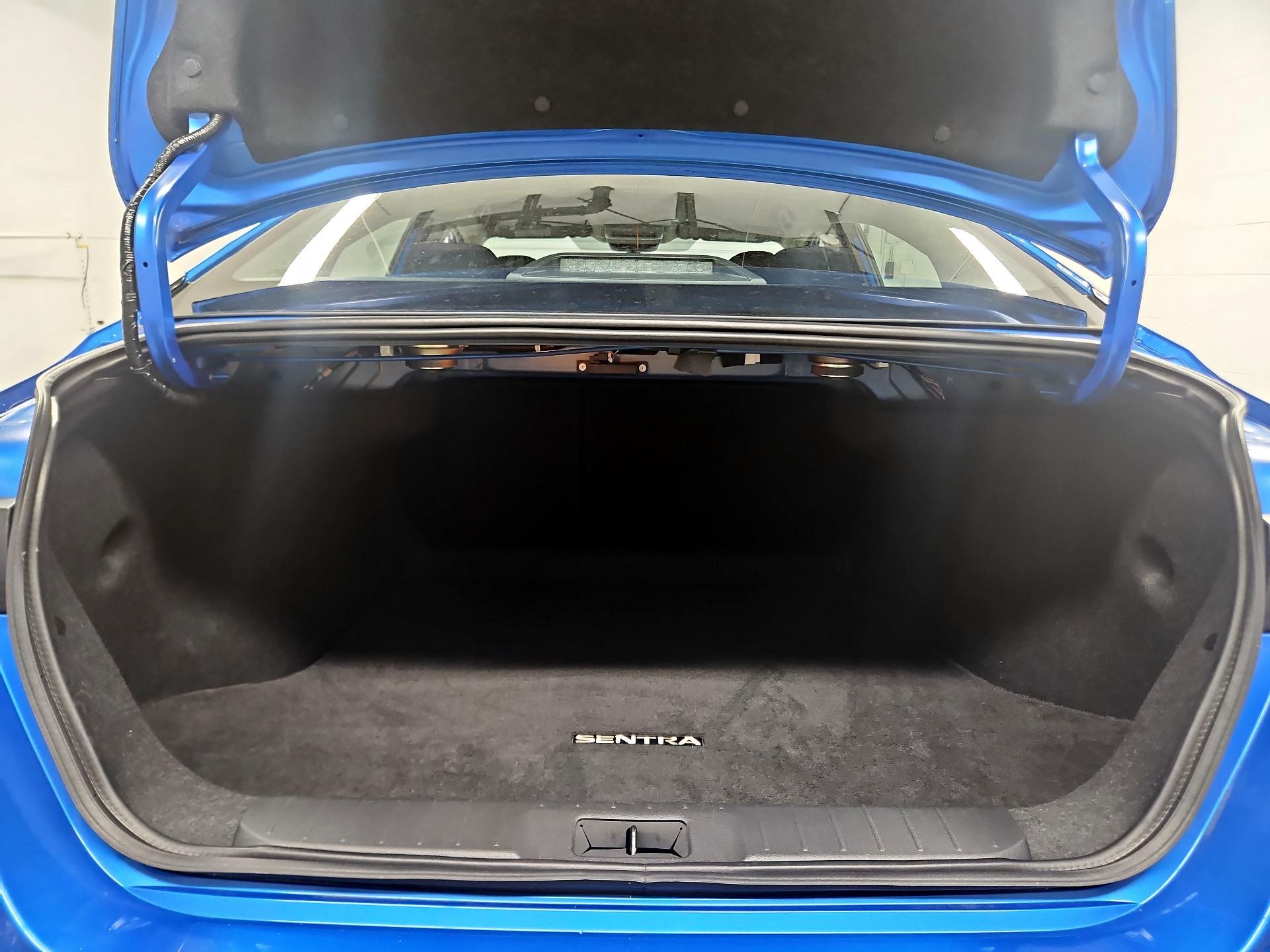 Thumbnail: 2023 Nissan Sentra - 20